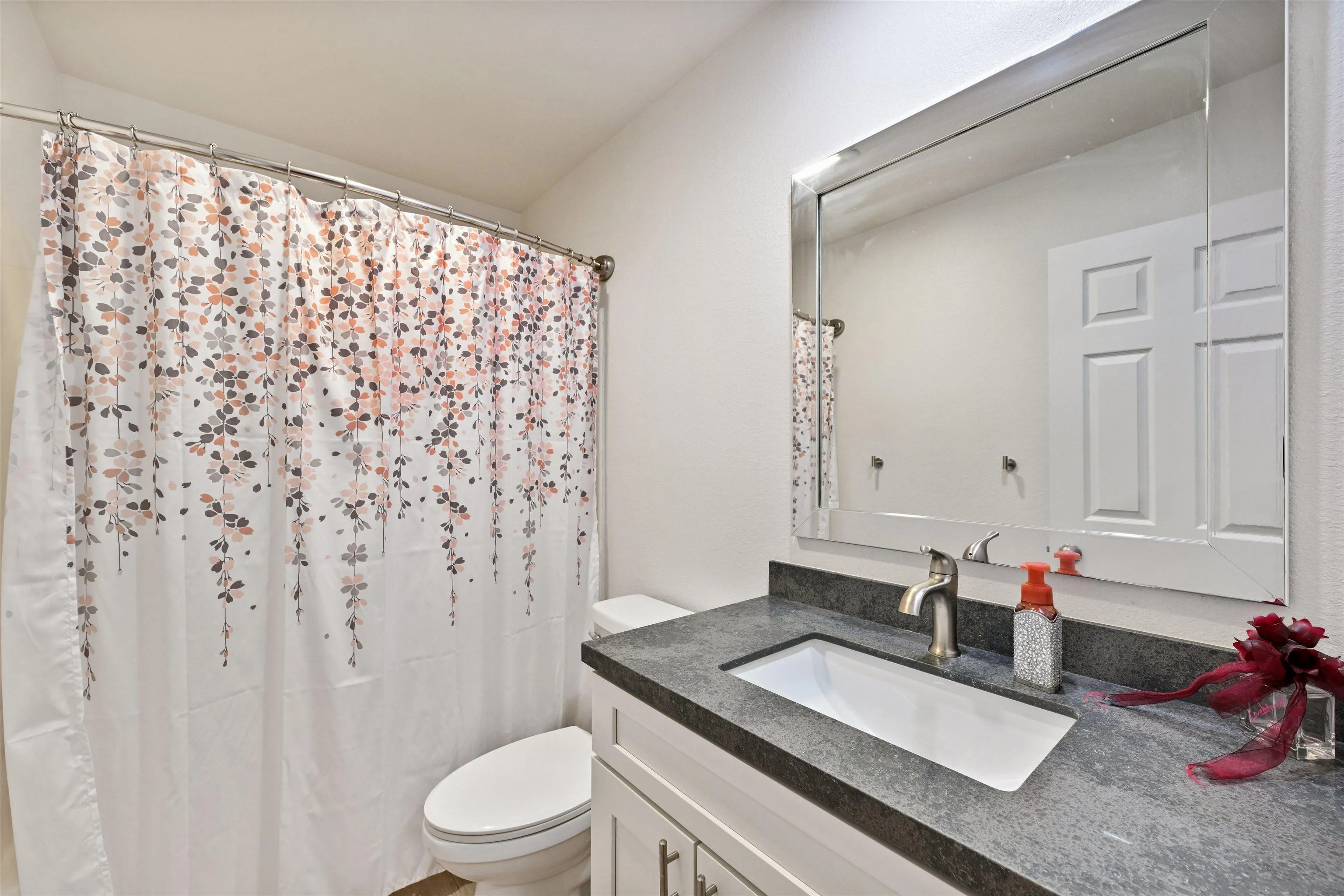 Photo #15: 250036241 Listing: Photo #15