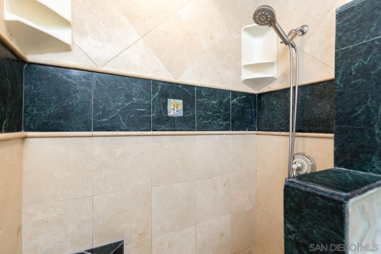 https://cdn.realtyfeed.com/cdn/127/250036242/2e8b11aeb5a9d1f06506a29cb0dfb5d4.webp