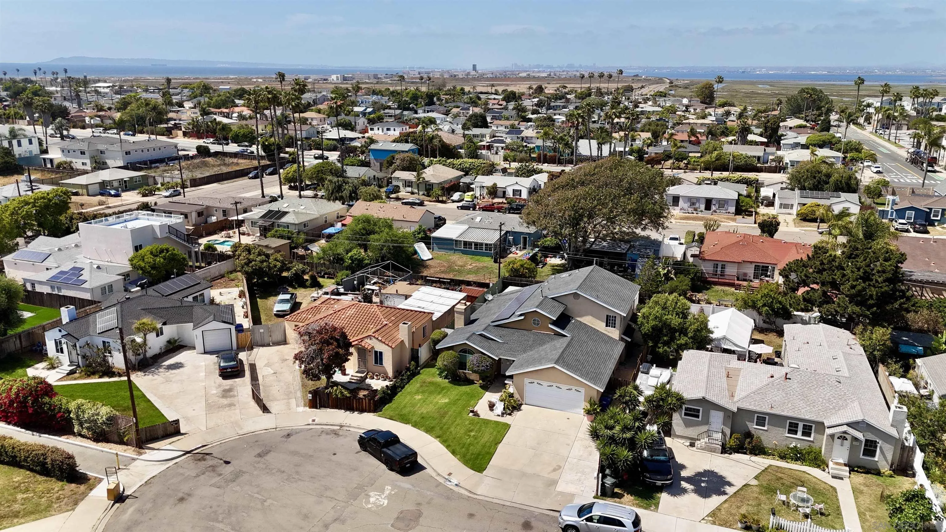 https://cdn.realtyfeed.com/cdn/127/250036243/2cee0d0bd35f675c7ca9bd4eb3dc79a1.webp