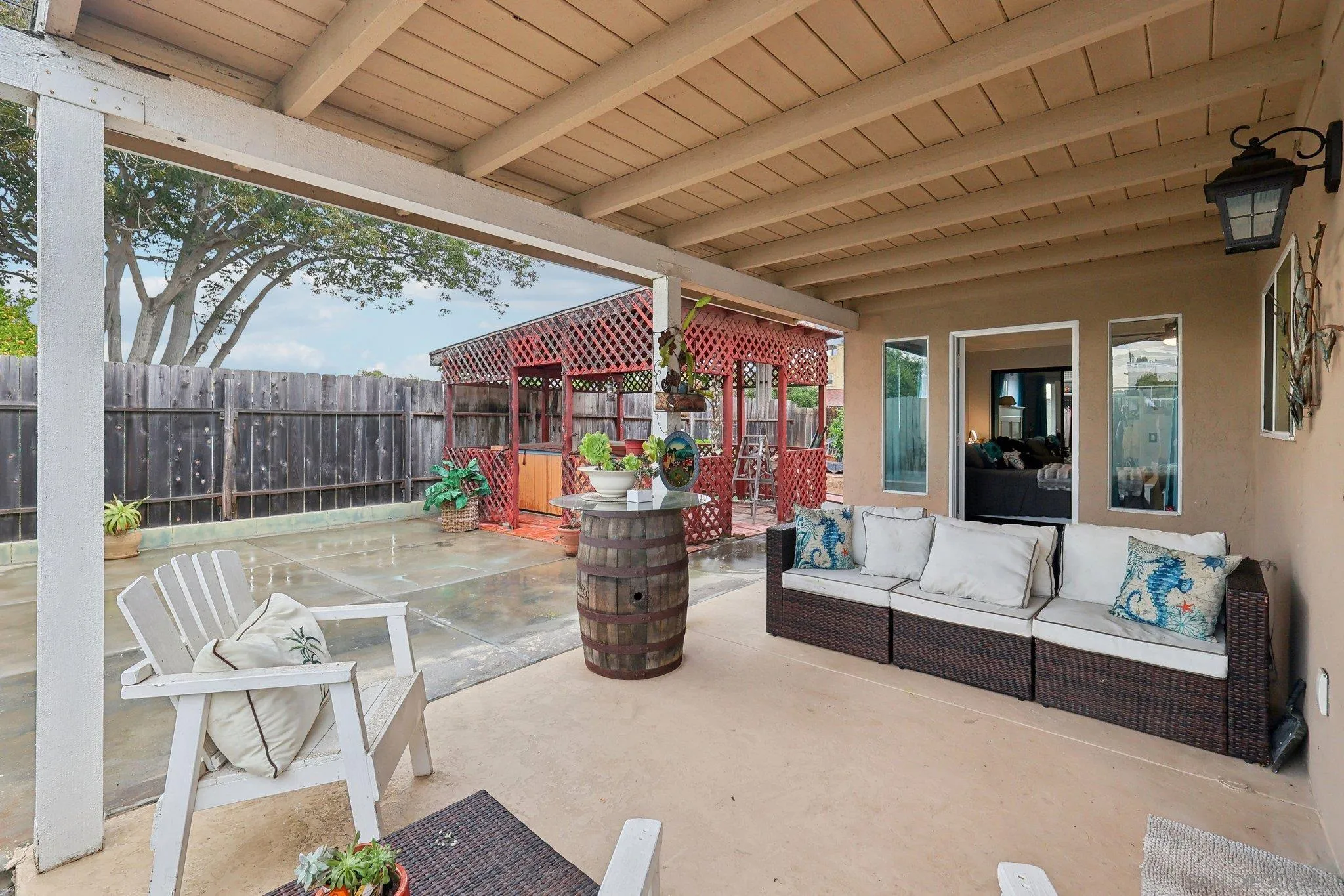 https://cdn.realtyfeed.com/cdn/127/250036243/59f71a63b24d42816a19ce33e492cf73.webp