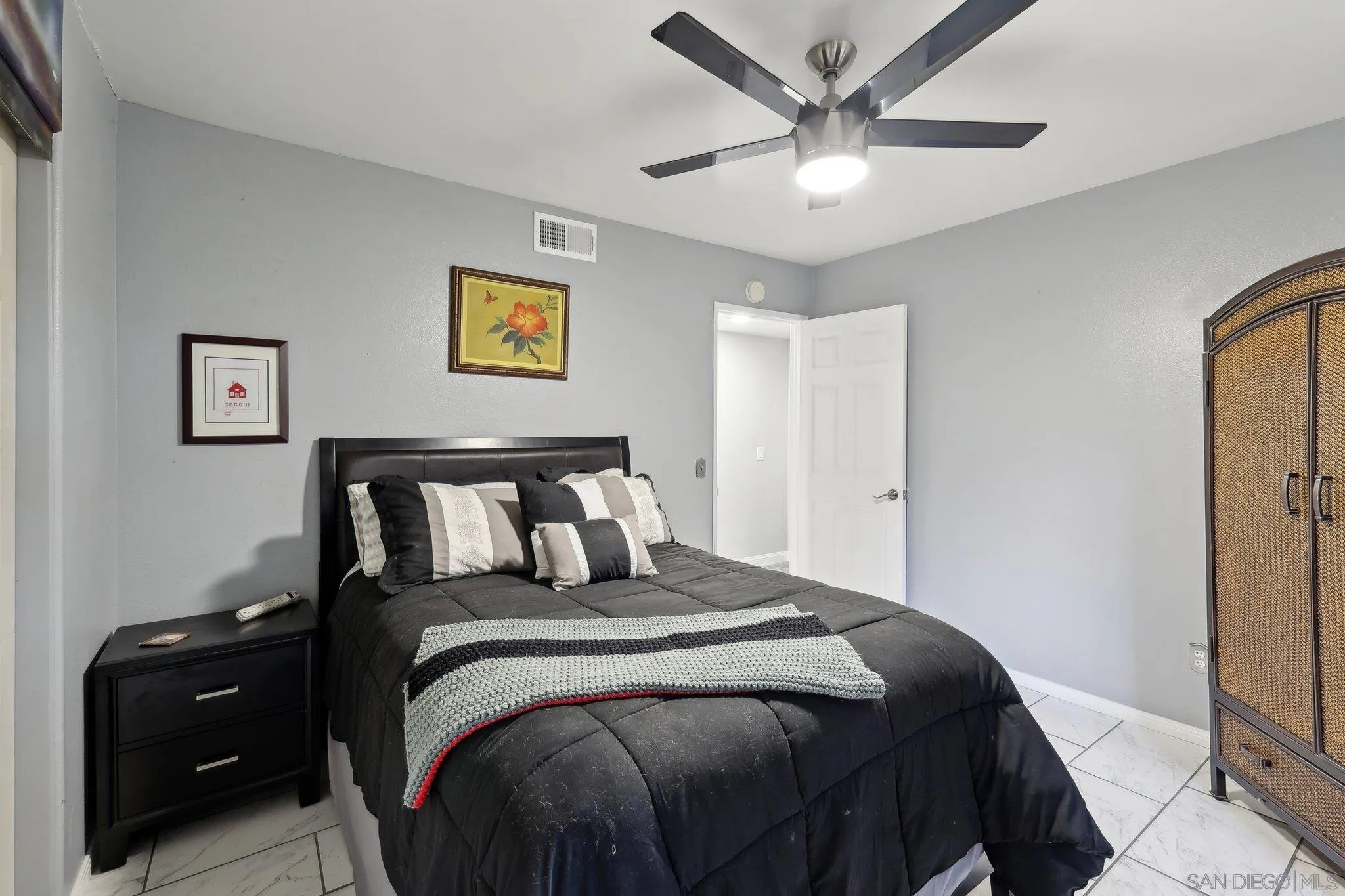 https://cdn.realtyfeed.com/cdn/127/250036243/bb249d8f5cc7261744d2e9dd477c014d.webp