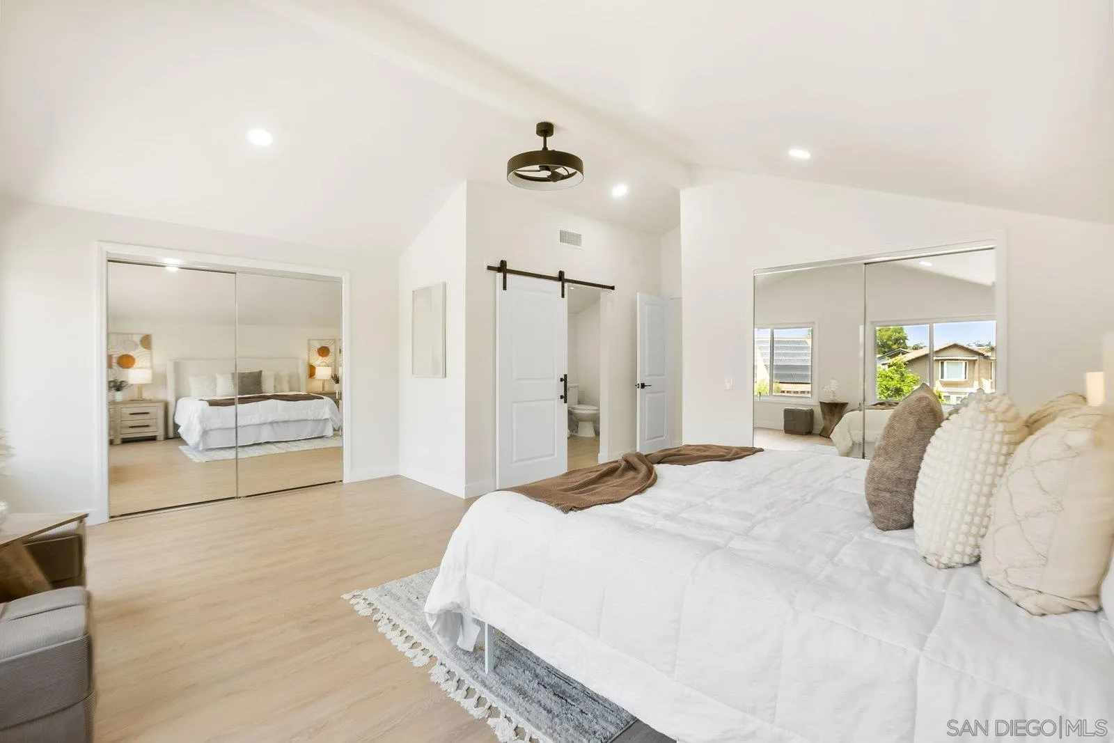 https://cdn.realtyfeed.com/cdn/127/250036246/0930c1ea6cbde2e2338a68148b6b184e.webp