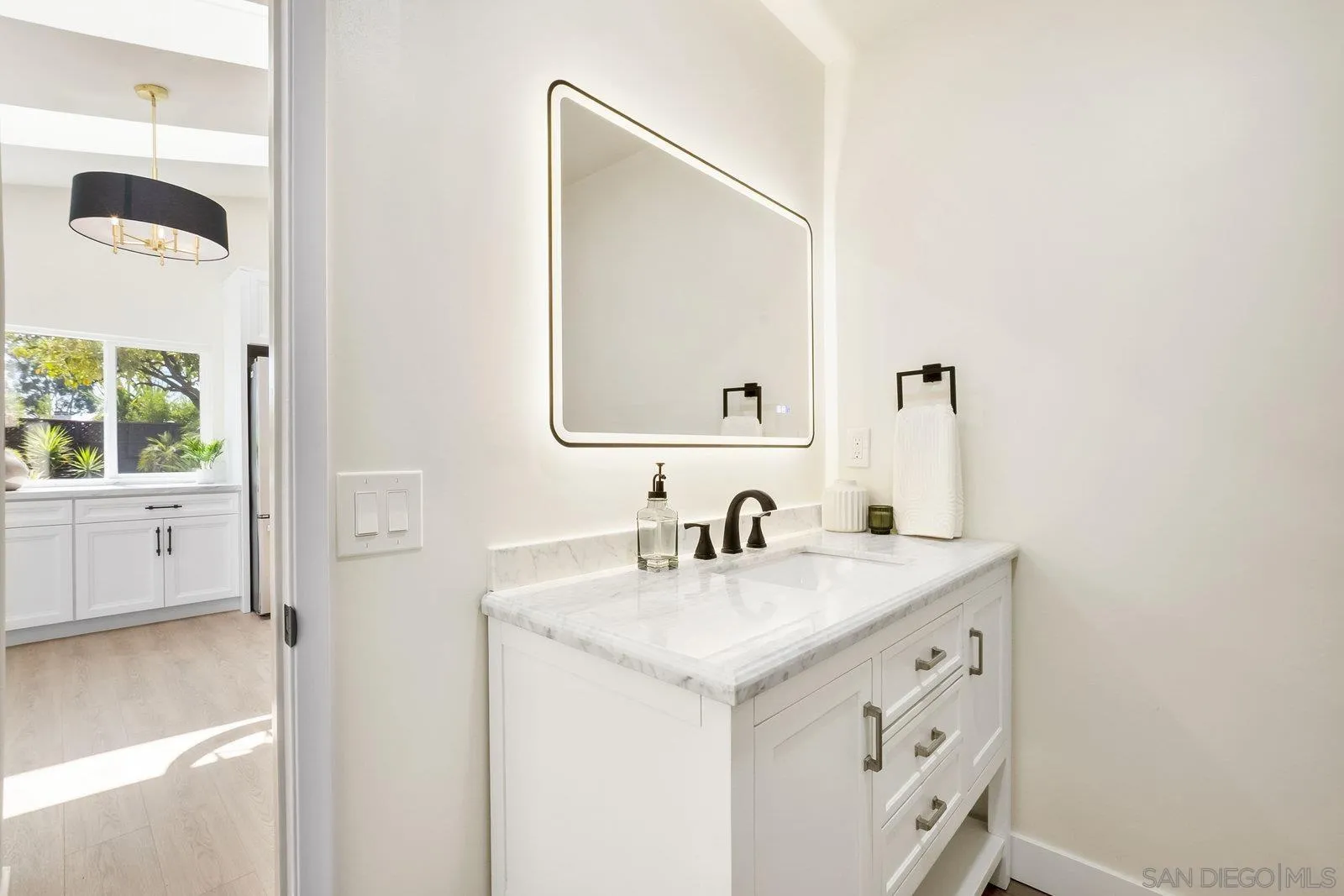 https://cdn.realtyfeed.com/cdn/127/250036246/0f8dded3eb40e3be1bddc17da16b7fac.webp