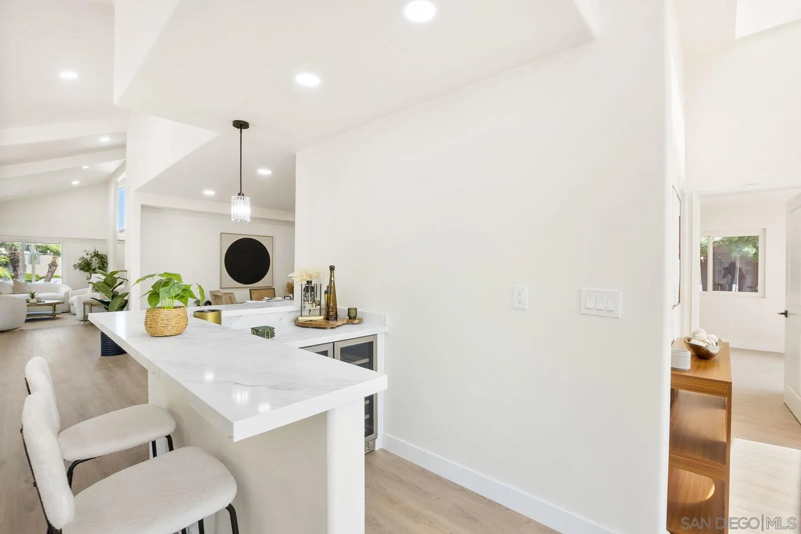 https://cdn.realtyfeed.com/cdn/127/250036246/353dc8e4fa4fd2433e552d2dceb0cbd2.webp