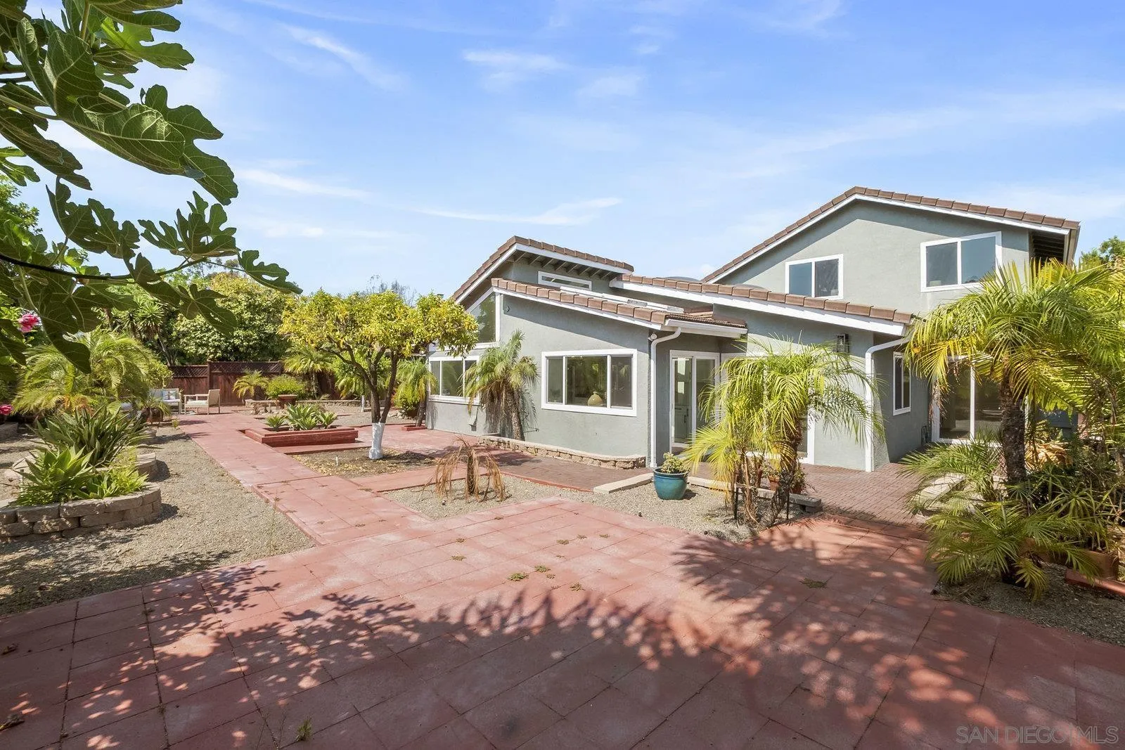 https://cdn.realtyfeed.com/cdn/127/250036246/46a76e54aa17a03f63079c16fd3d1367.webp