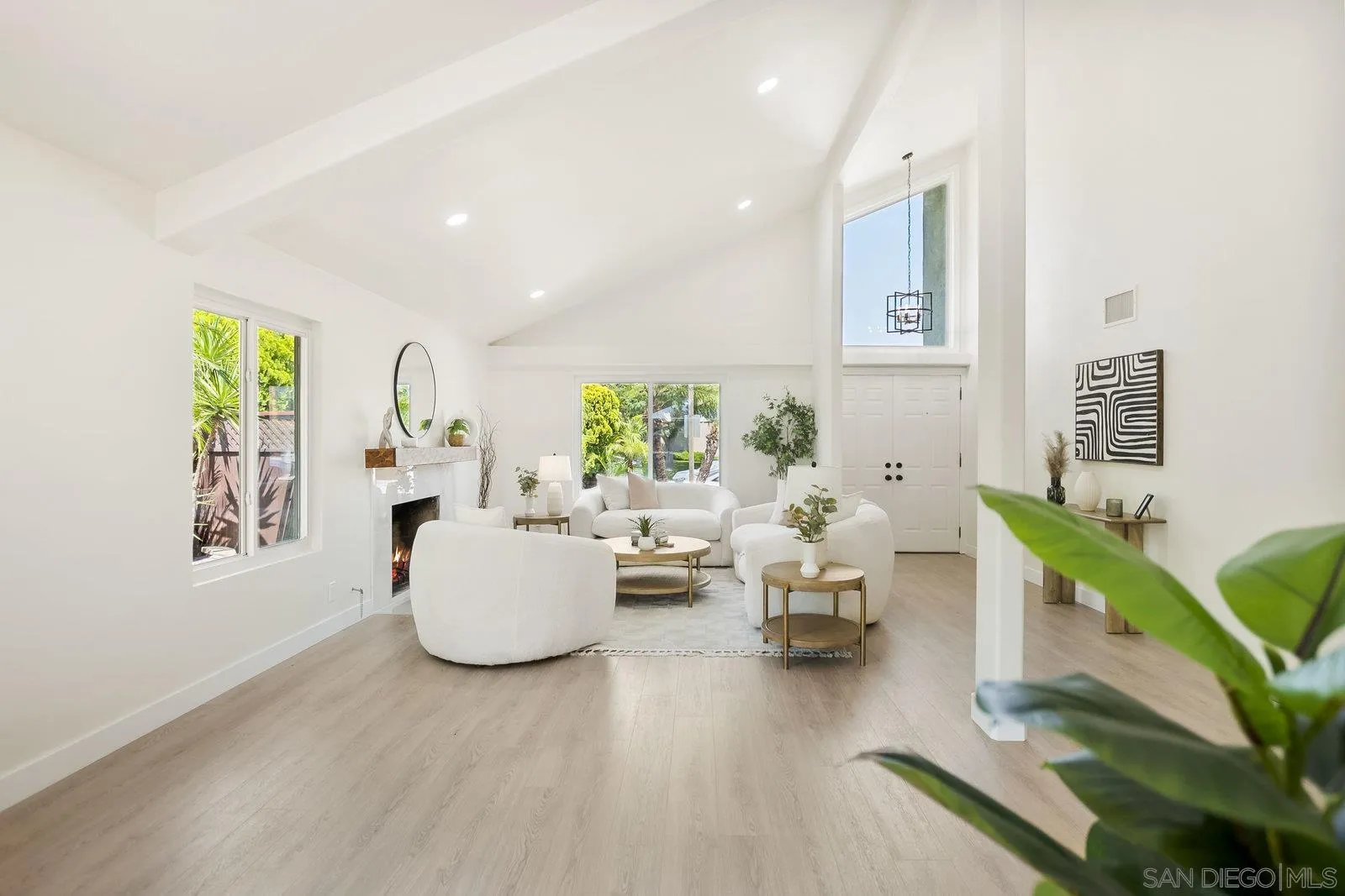 https://cdn.realtyfeed.com/cdn/127/250036246/86749536849e739db274bcf5540d3da9.webp