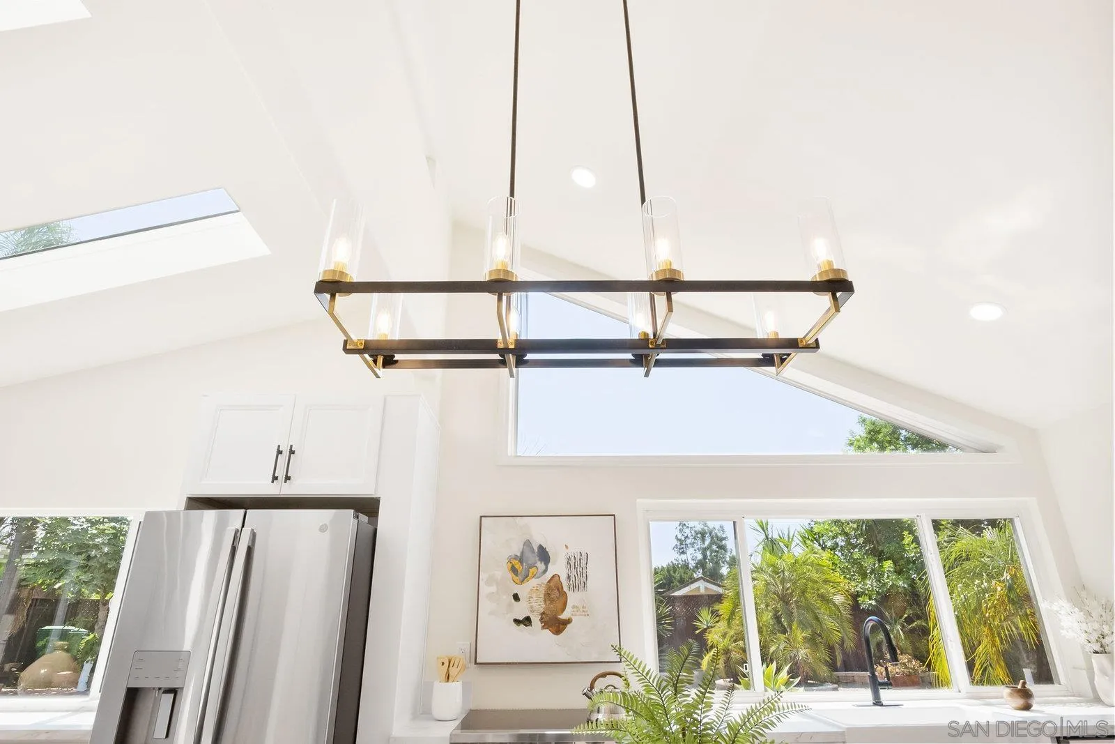 https://cdn.realtyfeed.com/cdn/127/250036246/8d5faf6520cb46f2a99fb3b99fefa64b.webp