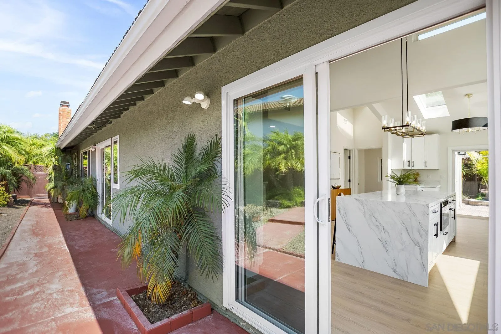 https://cdn.realtyfeed.com/cdn/127/250036246/c89c8f3a0526452ae52ad1d56b184a27.webp