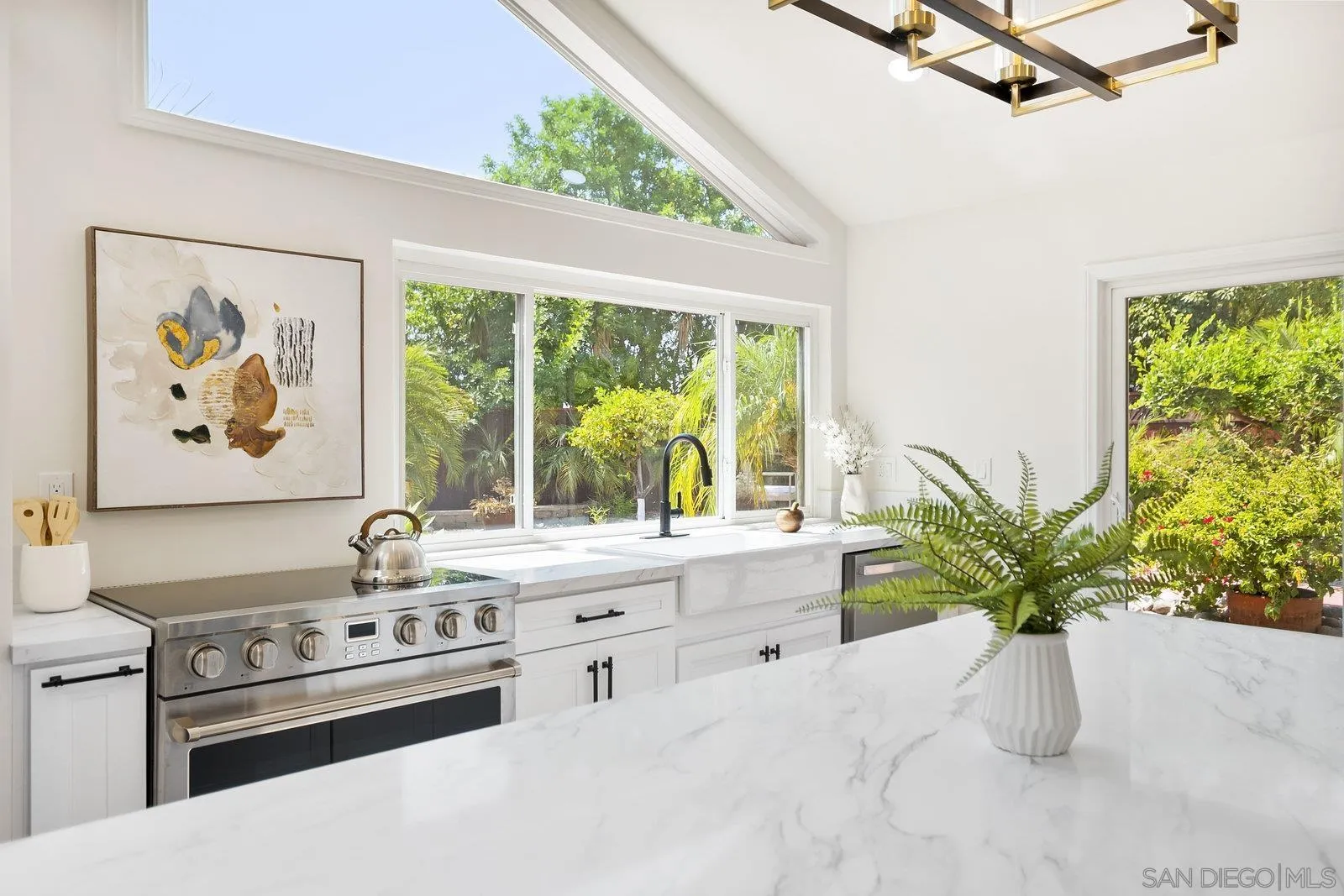 https://cdn.realtyfeed.com/cdn/127/250036246/dc4e2f5f321f570eb786521bae0b92fa.webp