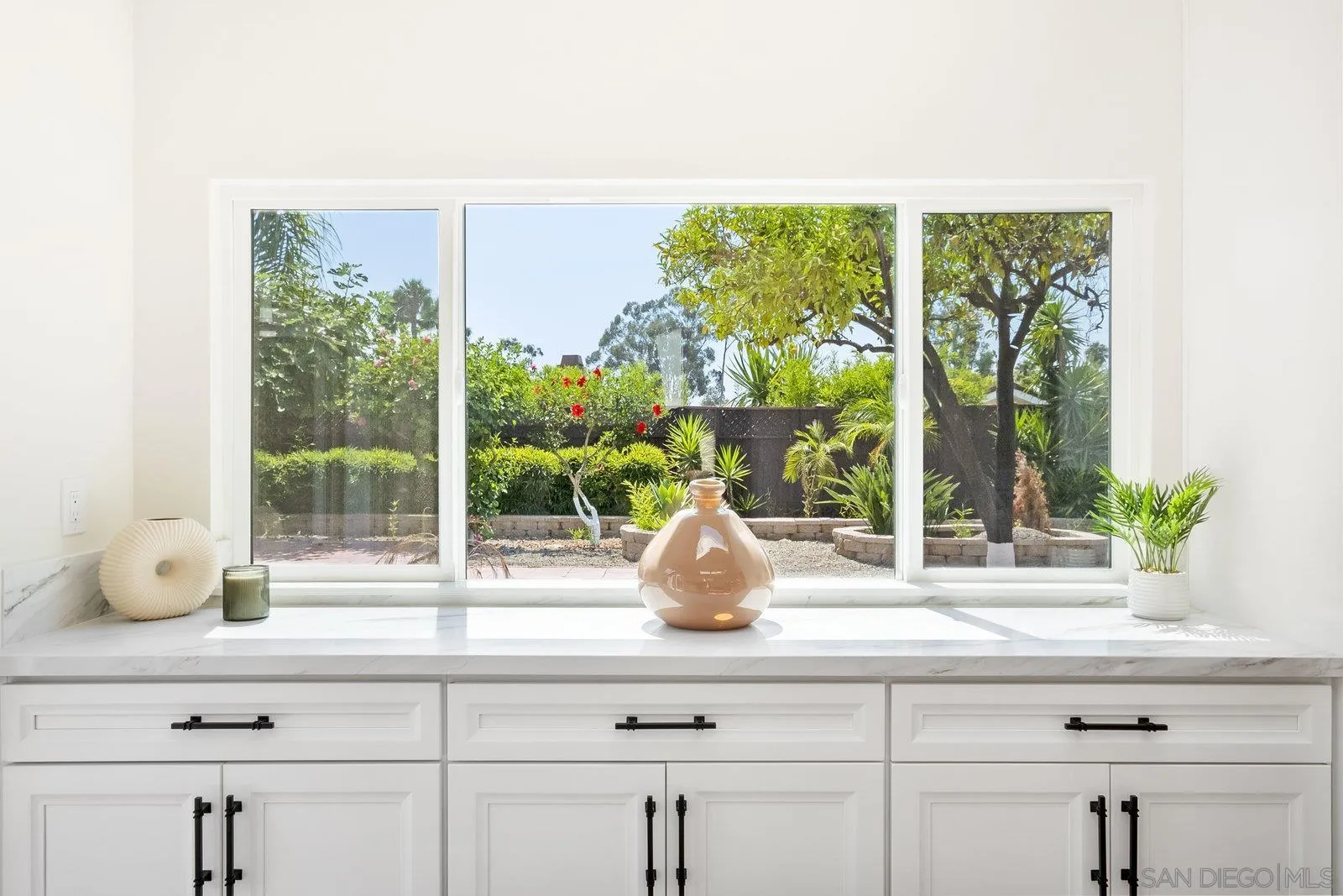 https://cdn.realtyfeed.com/cdn/127/250036246/eb11e77d1815283687bdda69eac35270.webp