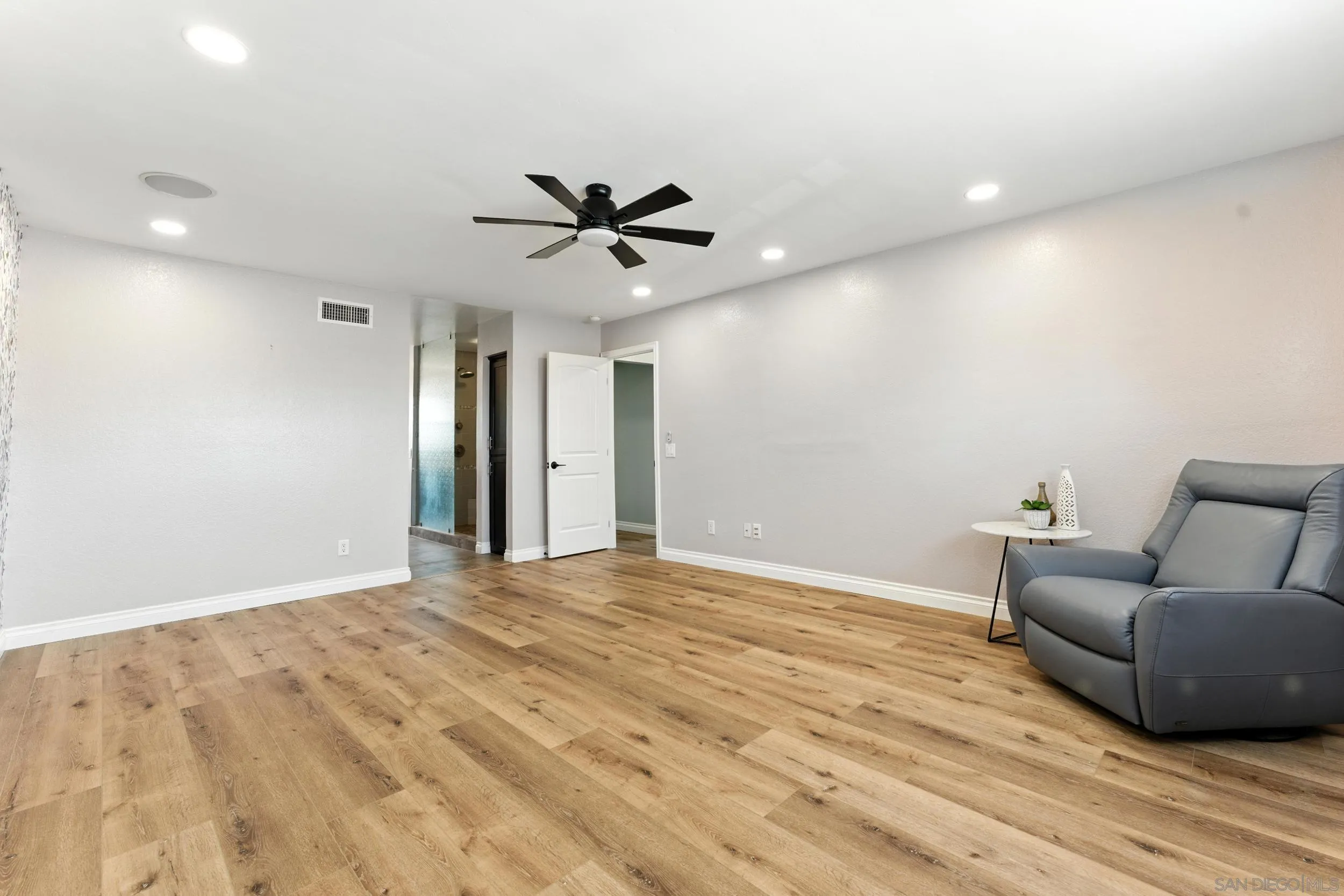 https://cdn.realtyfeed.com/cdn/127/250036248/0bf20165d98f778a2cd49153e82147c6.webp