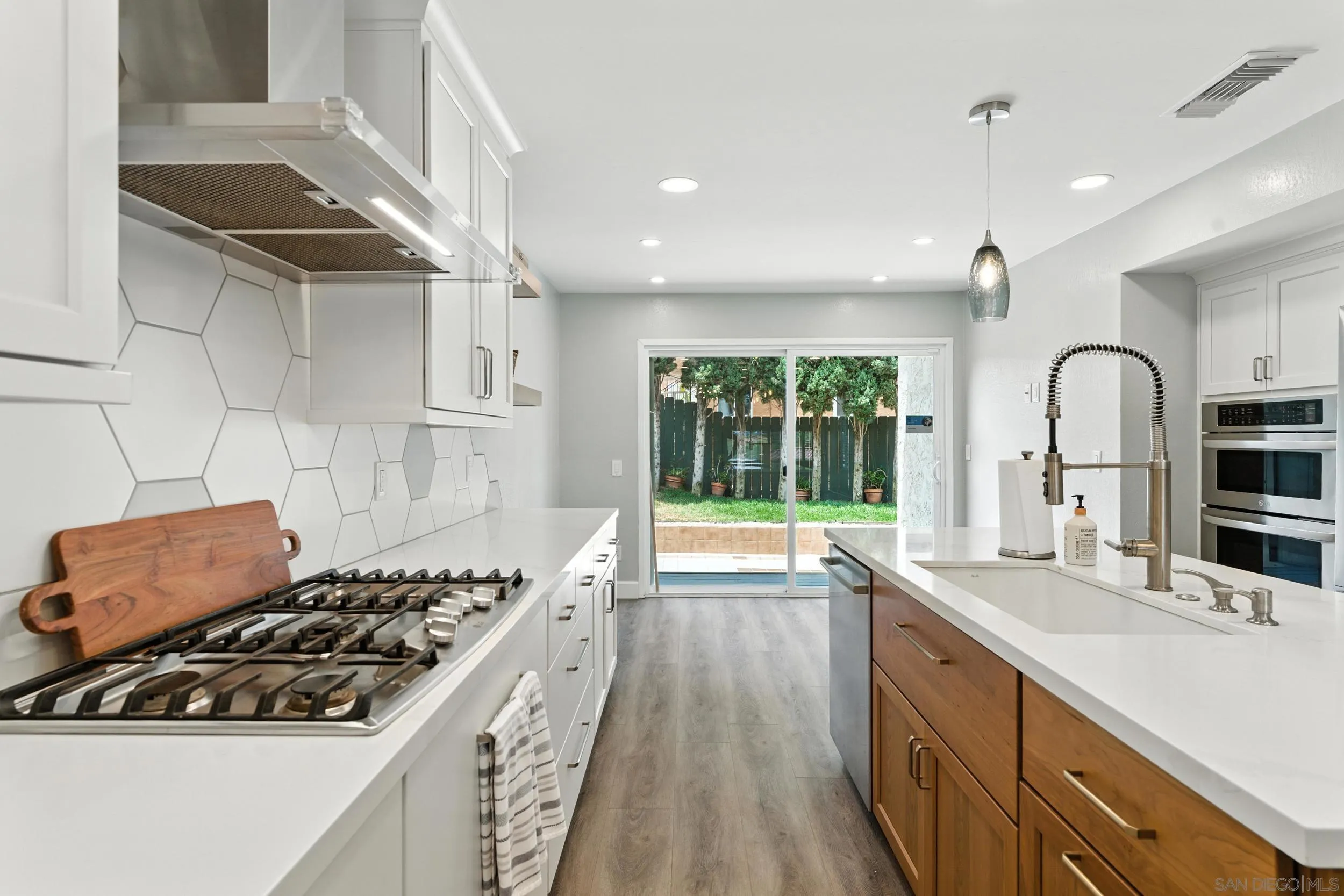 https://cdn.realtyfeed.com/cdn/127/250036248/25da742d11342dd7404a0d26dad131df.webp