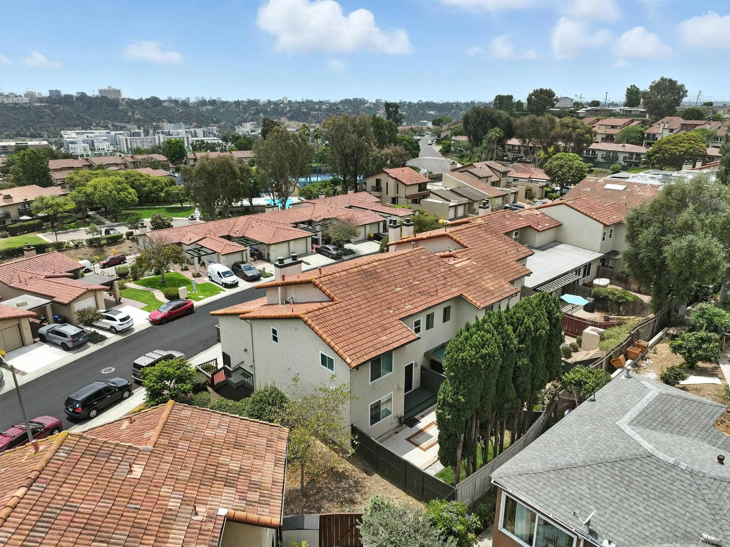 https://cdn.realtyfeed.com/cdn/127/250036248/679fac37c0f9205665998ff601884fb2.webp