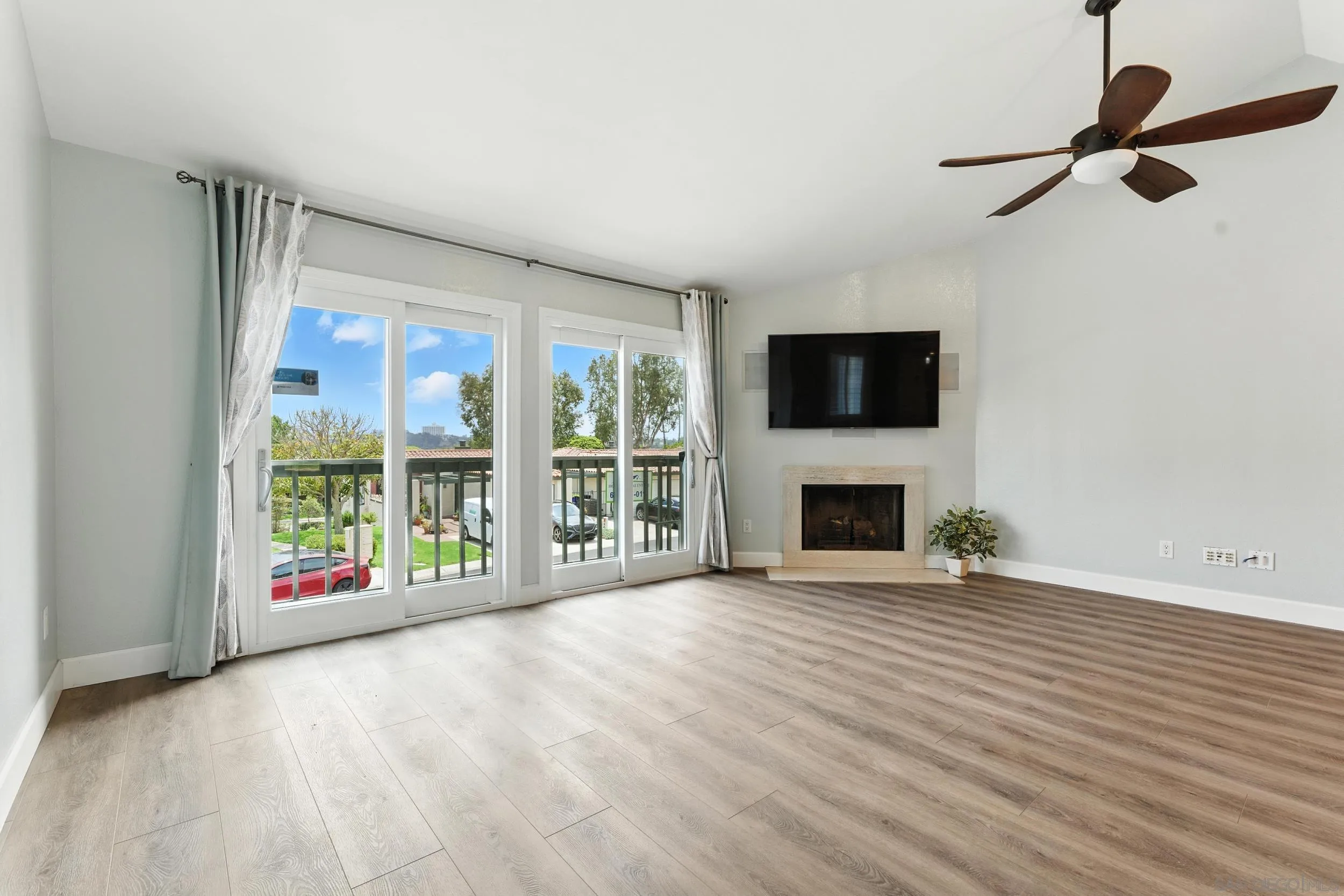 https://cdn.realtyfeed.com/cdn/127/250036248/a1de1fea799509b961d0e18b6266e9a5.webp