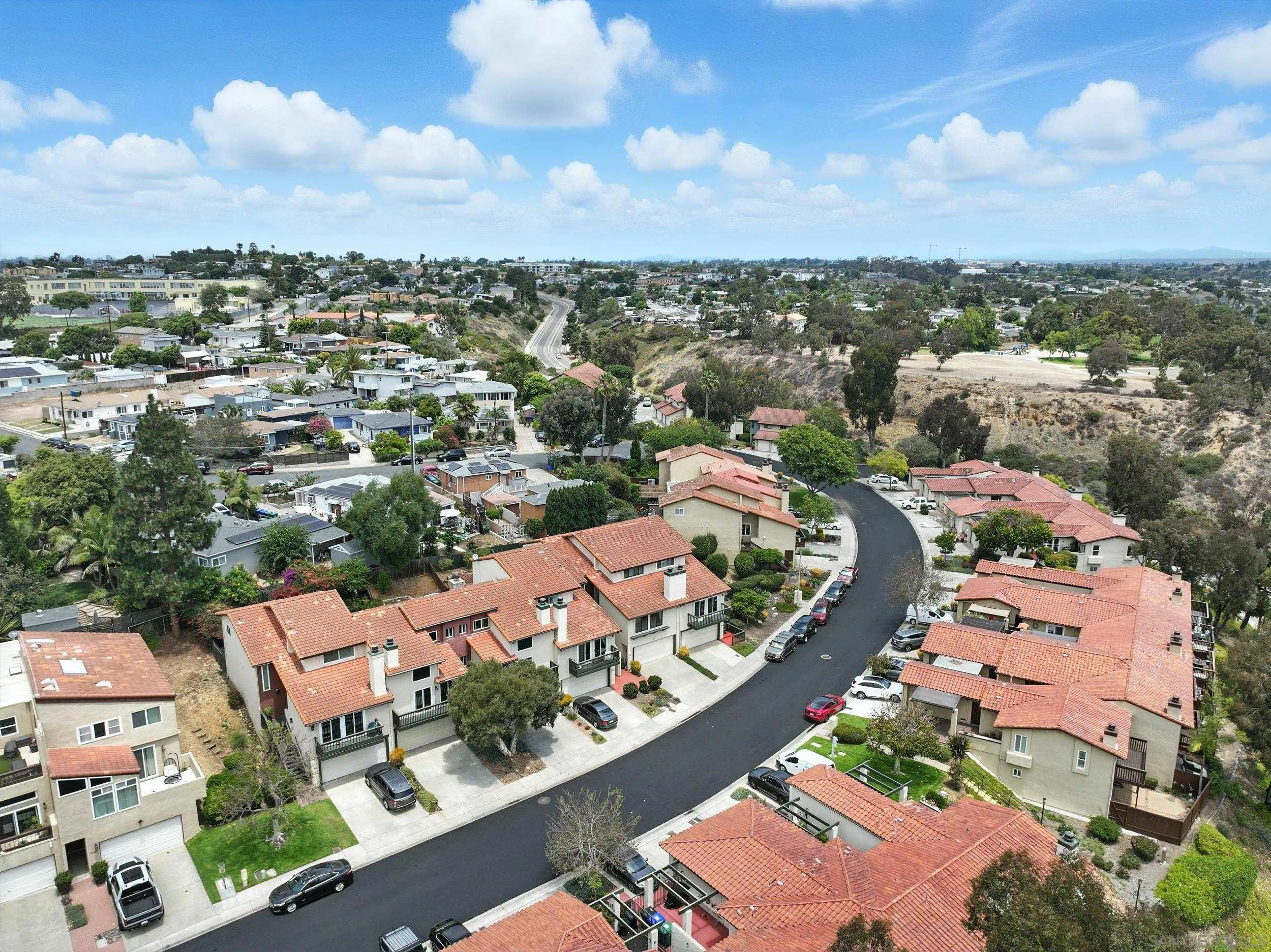 https://cdn.realtyfeed.com/cdn/127/250036248/ca824c172f0de9adc141b47a0cce831f.webp