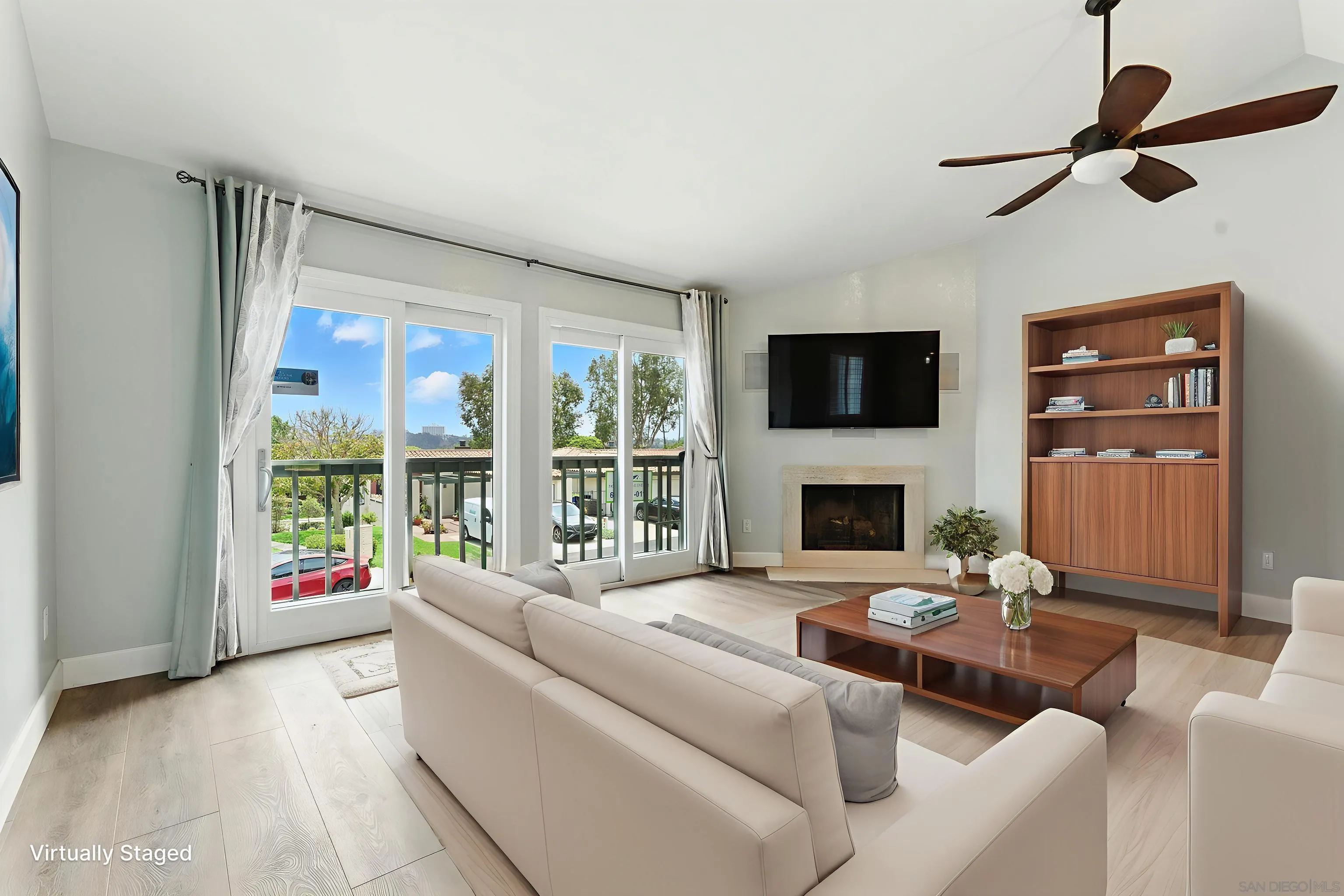 https://cdn.realtyfeed.com/cdn/127/250036248/e38702935556146bc310f3effc65da16.webp