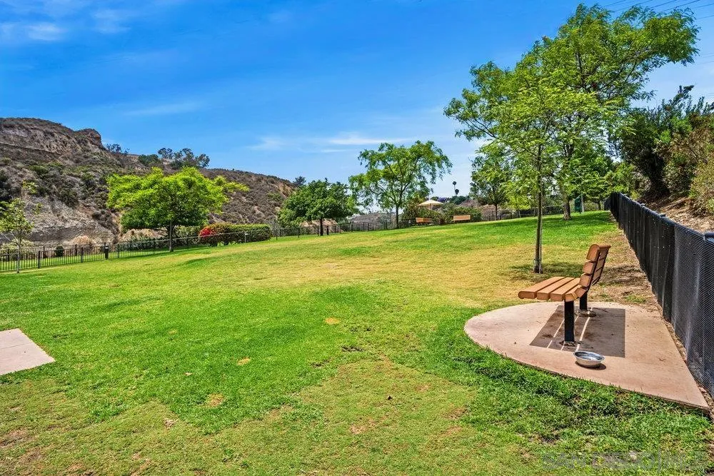 https://cdn.realtyfeed.com/cdn/127/250036250/0ba133d9c417ffe2e24bd4e52f084bbe.webp