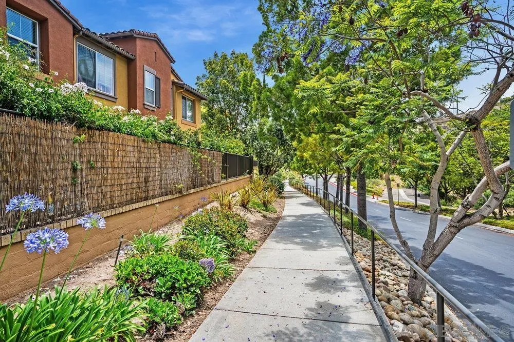 https://cdn.realtyfeed.com/cdn/127/250036250/9ec1a78b3977523f65450c586e738f41.webp