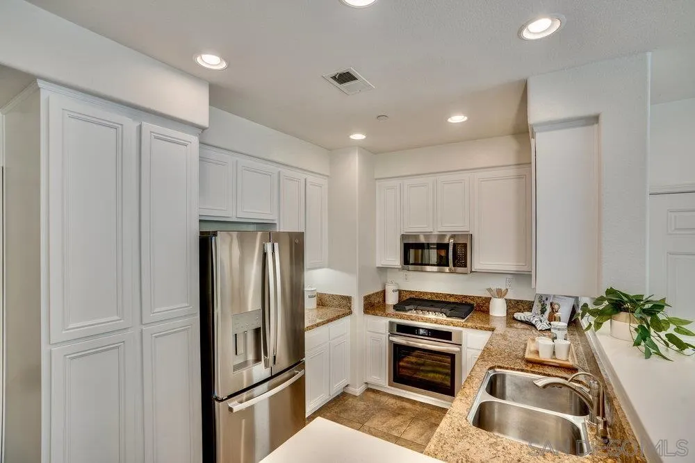 https://cdn.realtyfeed.com/cdn/127/250036250/abee2eeb744bda70bcf2458cefb9043c.webp