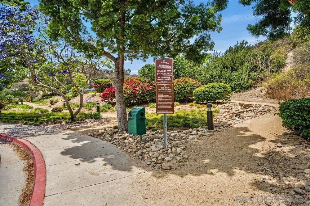 https://cdn.realtyfeed.com/cdn/127/250036250/addd4cb60f08f9d3d27a0a0d6514634f.webp