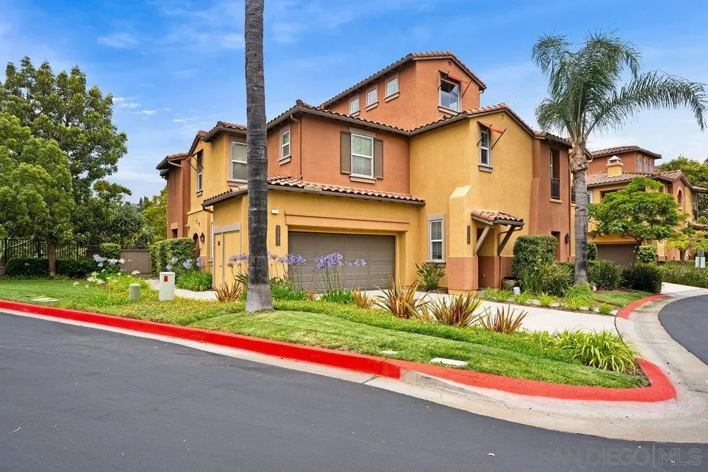 https://cdn.realtyfeed.com/cdn/127/250036250/ec773b189bc47430ce1bf8c1cb6dbbcc.webp