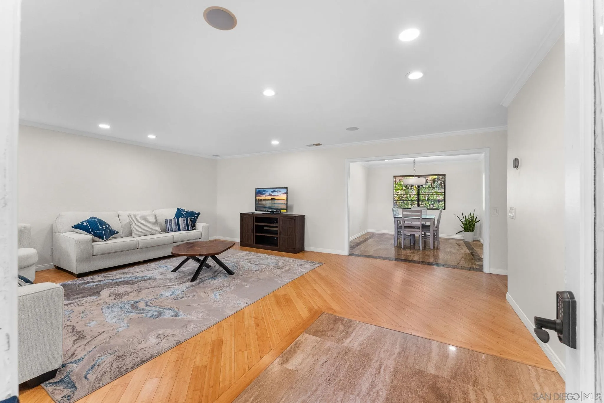 https://cdn.realtyfeed.com/cdn/127/250036252/06a94ffa80fc1cd8e2b21c3ae551f29e.webp