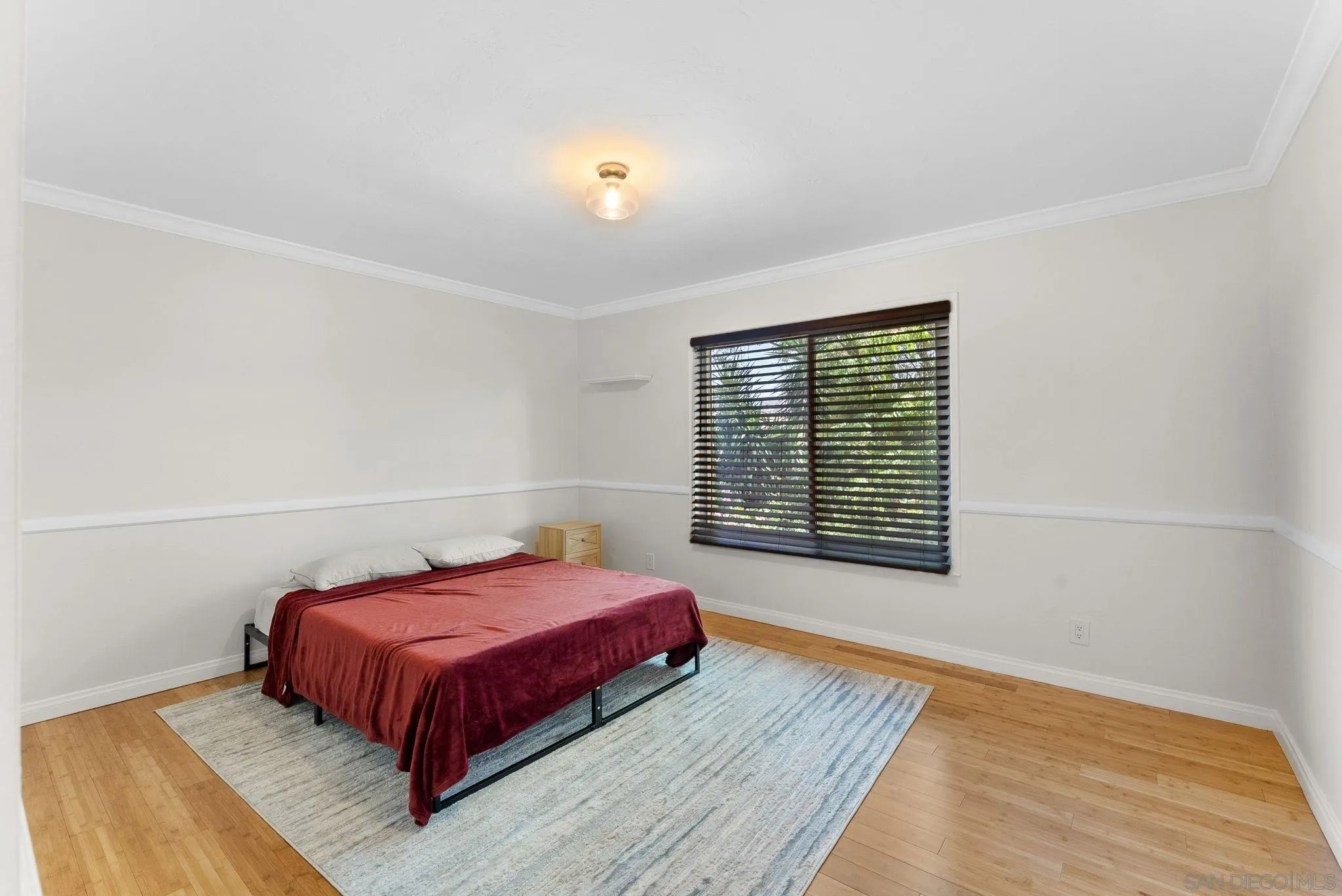 https://cdn.realtyfeed.com/cdn/127/250036252/1db06bef2c99b02d3b261f83b7ab0913.webp