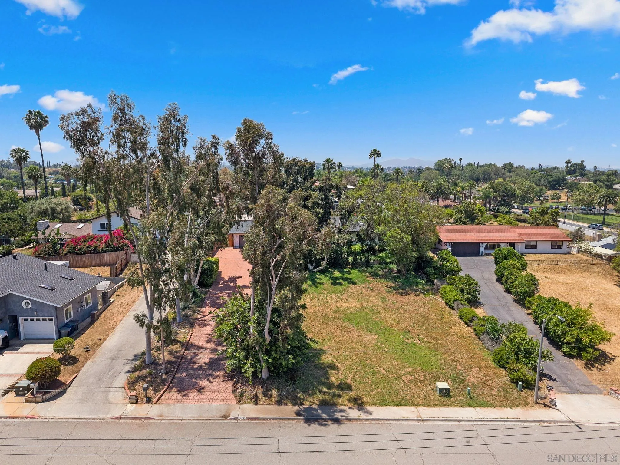 https://cdn.realtyfeed.com/cdn/127/250036252/29e07c09ce113d8ff2511a9fa418e5dd.webp