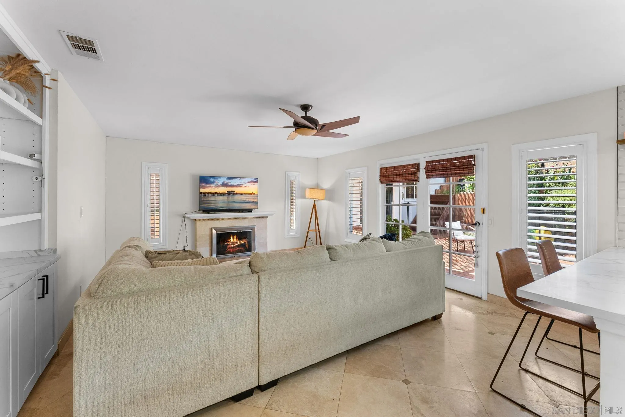 https://cdn.realtyfeed.com/cdn/127/250036252/2e1c61b094a302868116cfe7020f3a7d.webp