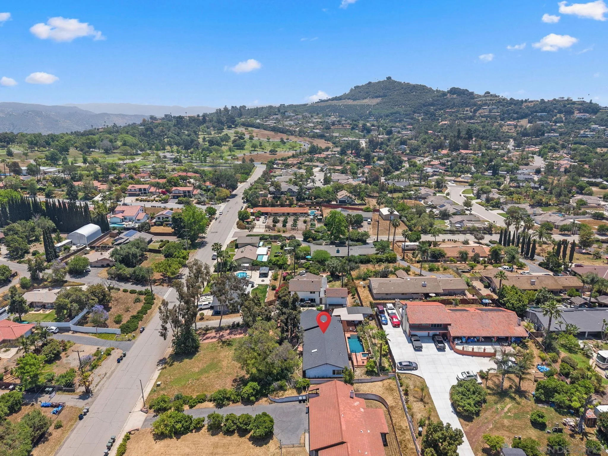 https://cdn.realtyfeed.com/cdn/127/250036252/6a1dd052c301c0e4855cfdabd5eb4e0b.webp