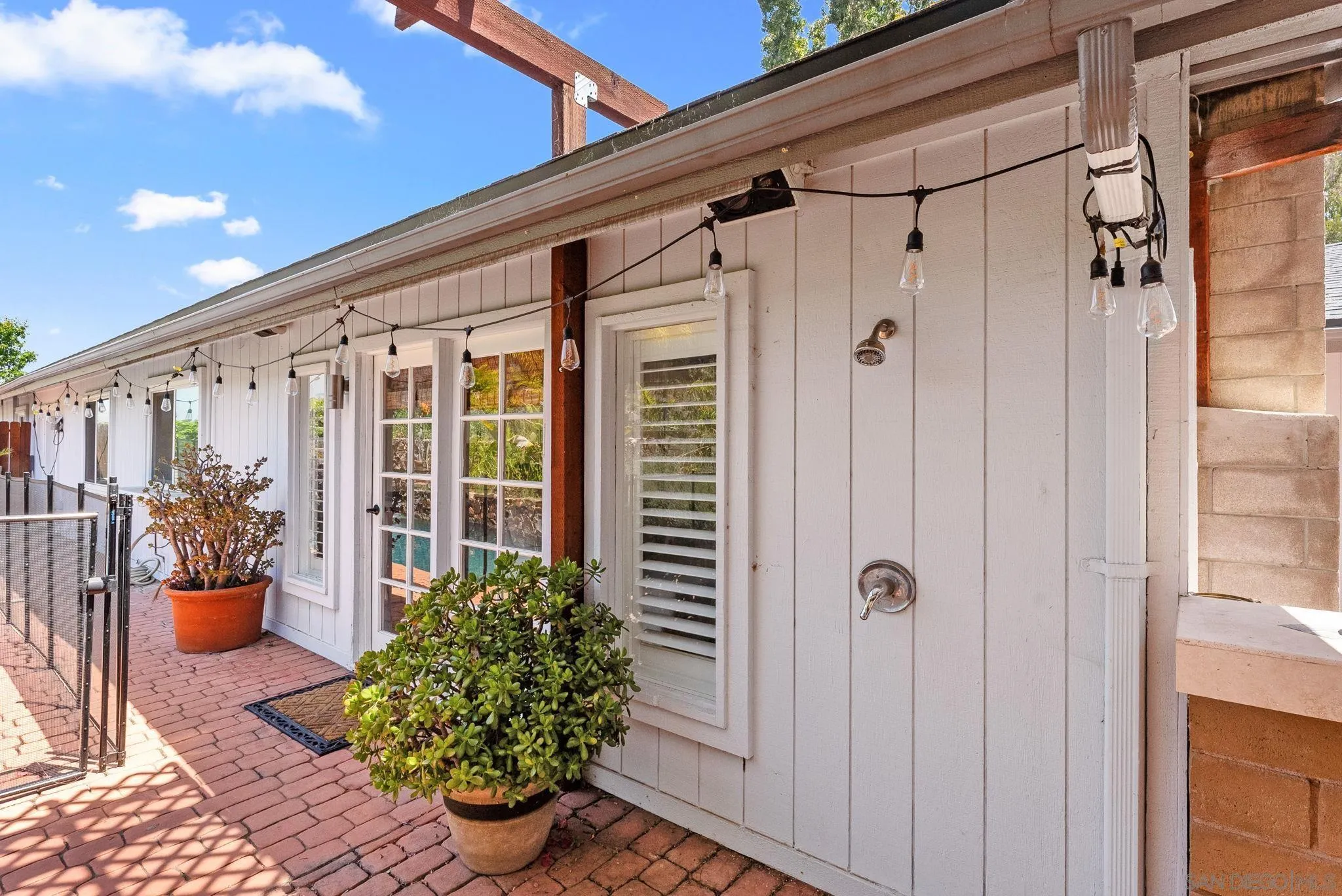 https://cdn.realtyfeed.com/cdn/127/250036252/7eeec6d1b5ba8ab6e64229045fe0b9e2.webp