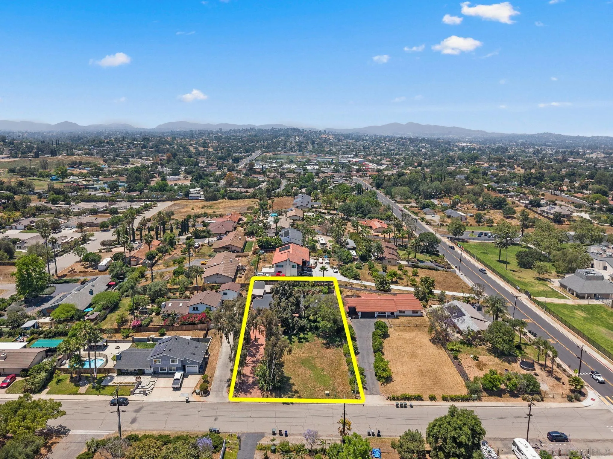 https://cdn.realtyfeed.com/cdn/127/250036252/aeb57675f4b6d28bba7df8c1cb696dfd.webp