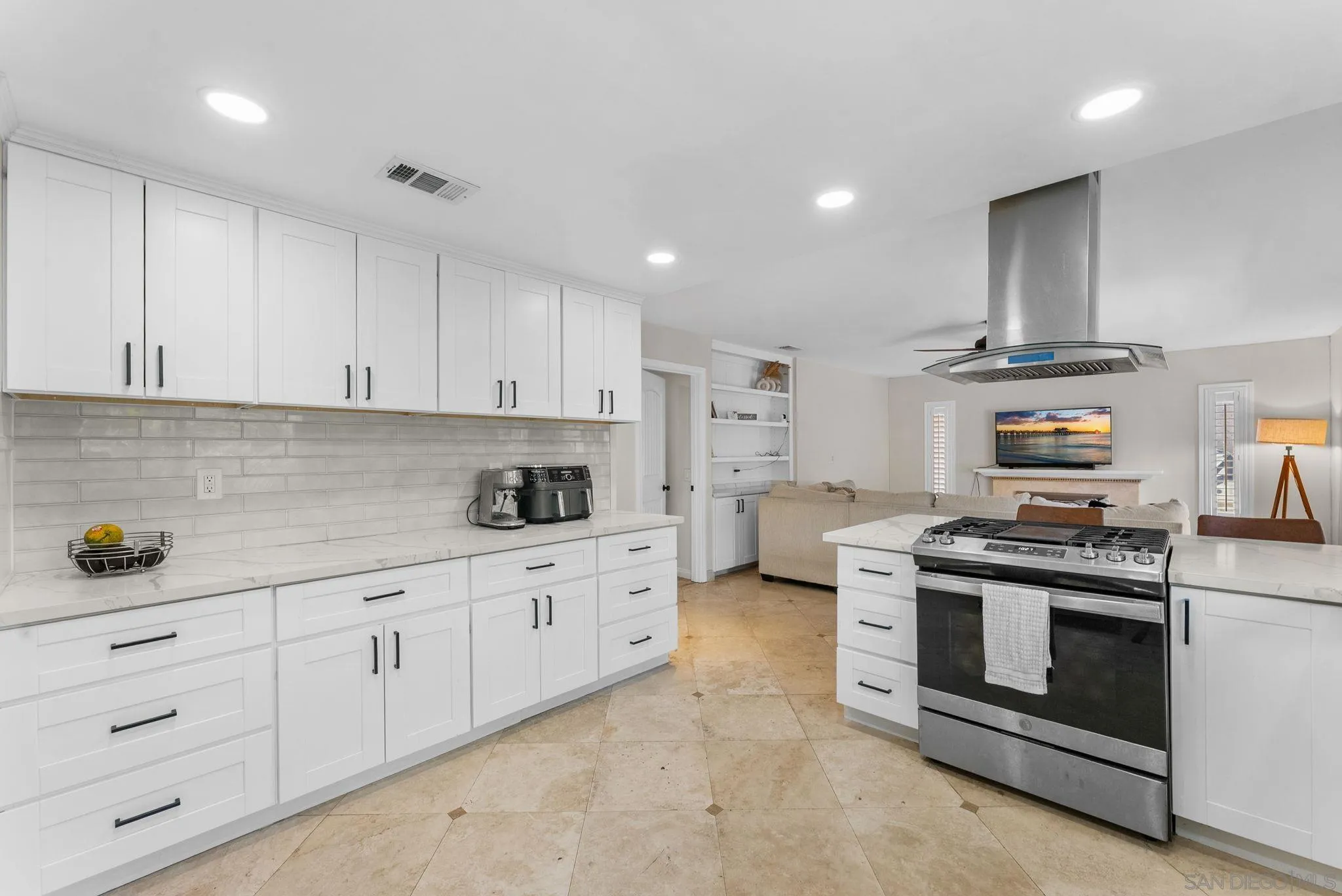 https://cdn.realtyfeed.com/cdn/127/250036252/d297ad6846c5a9f2a7fcb64d33be9c21.webp