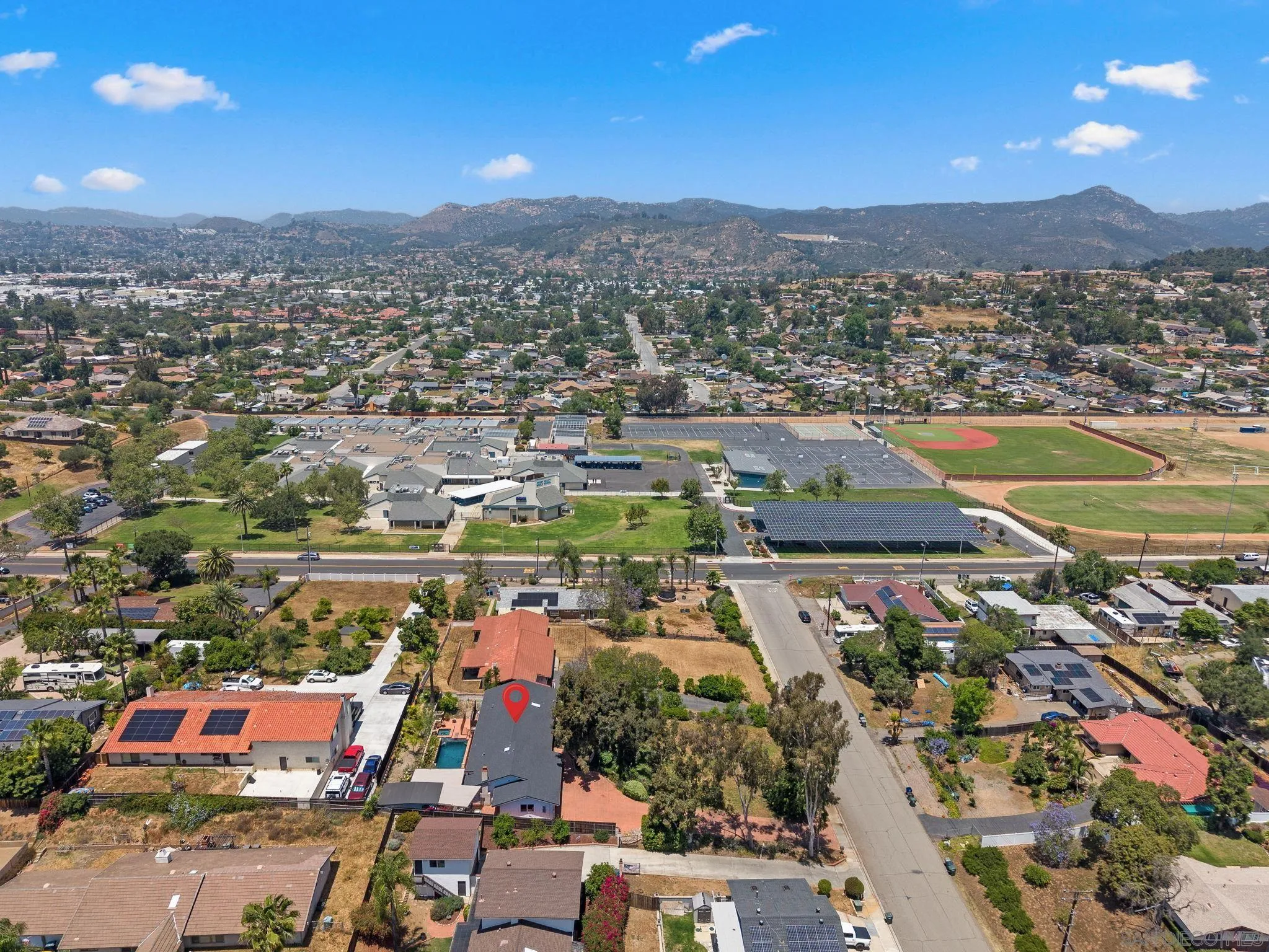 https://cdn.realtyfeed.com/cdn/127/250036252/da03cde8fb8ab15d1e851a5f1d43a6bb.webp