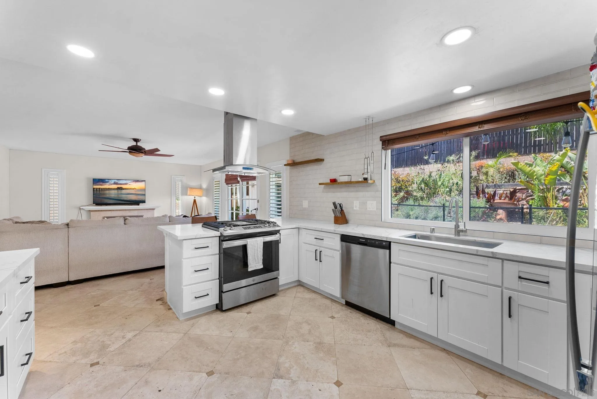https://cdn.realtyfeed.com/cdn/127/250036252/f26cd56b0e6cbf99d1af2b310de23d2c.webp