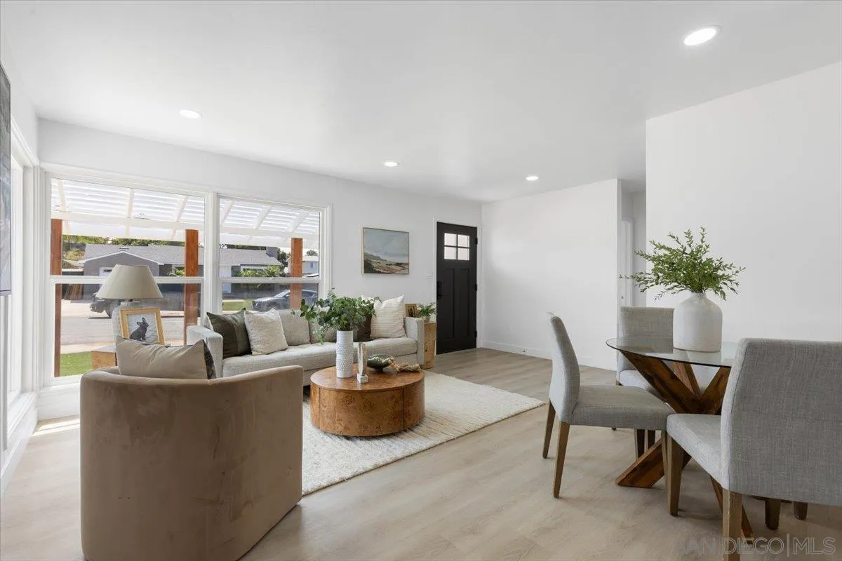 https://cdn.realtyfeed.com/cdn/127/250036257/2388798c4abc21cd40cfae170dee886d.webp