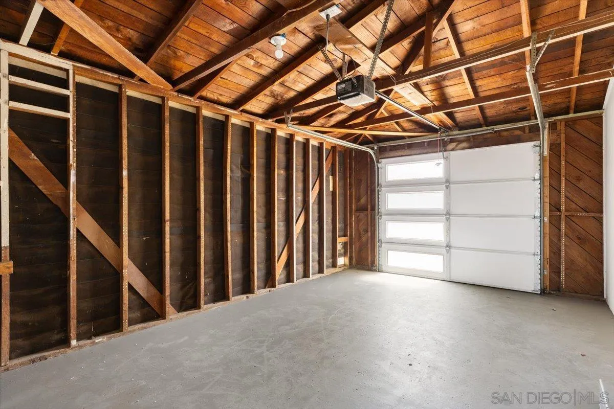 https://cdn.realtyfeed.com/cdn/127/250036257/5a492db67812bd2594cb912ebb2090cc.webp