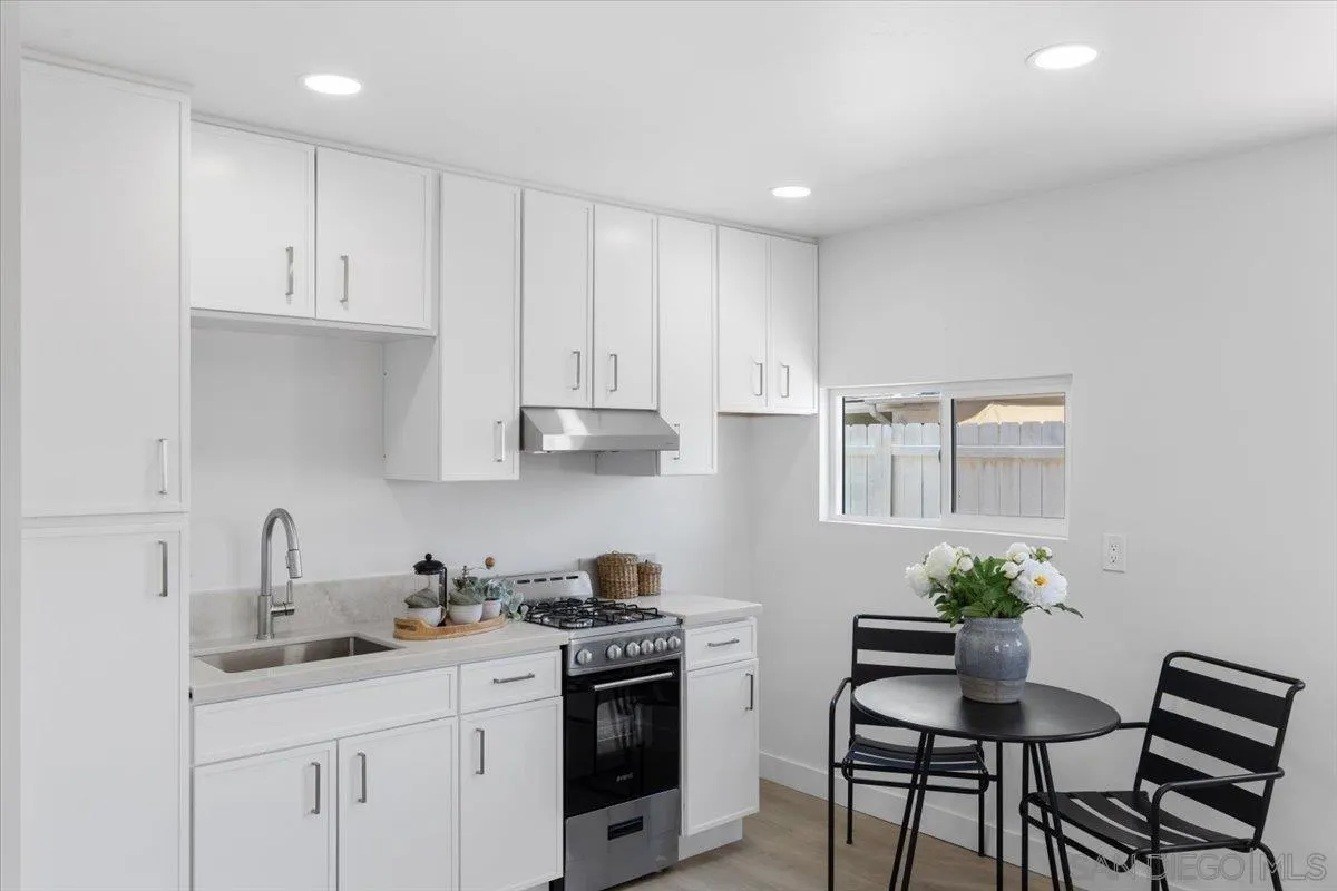 https://cdn.realtyfeed.com/cdn/127/250036257/8b44e38411975174af68480d1027613f.webp