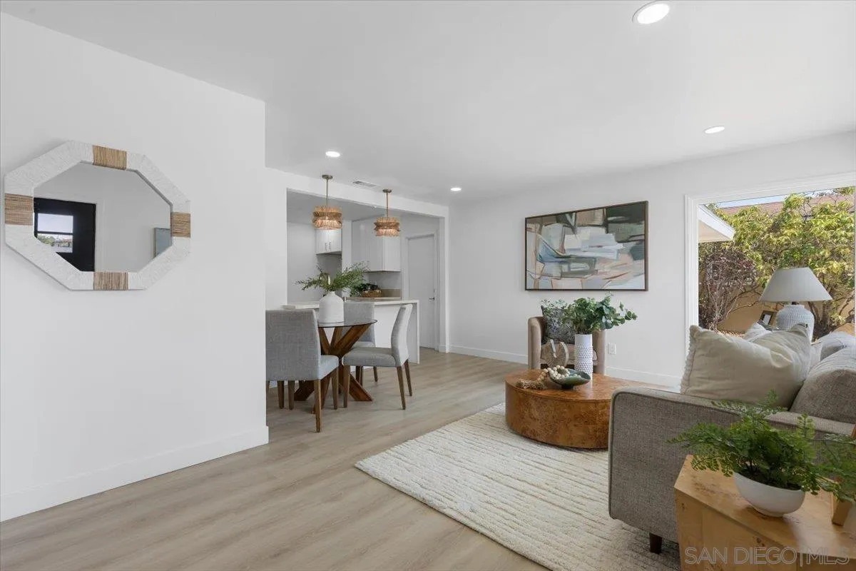 https://cdn.realtyfeed.com/cdn/127/250036257/aced0c831cd750f42fca3b89f0246eae.webp