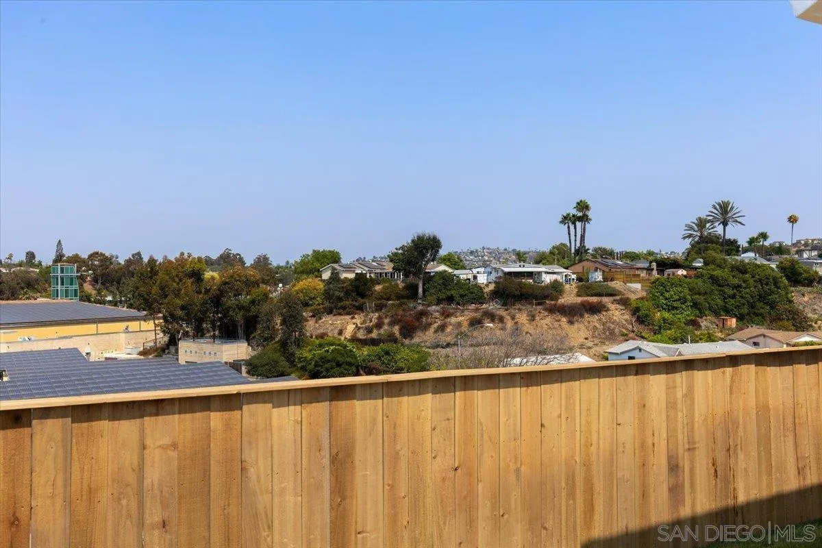 https://cdn.realtyfeed.com/cdn/127/250036257/b7c7c41fbde21529b3e900a8b0b14a50.webp
