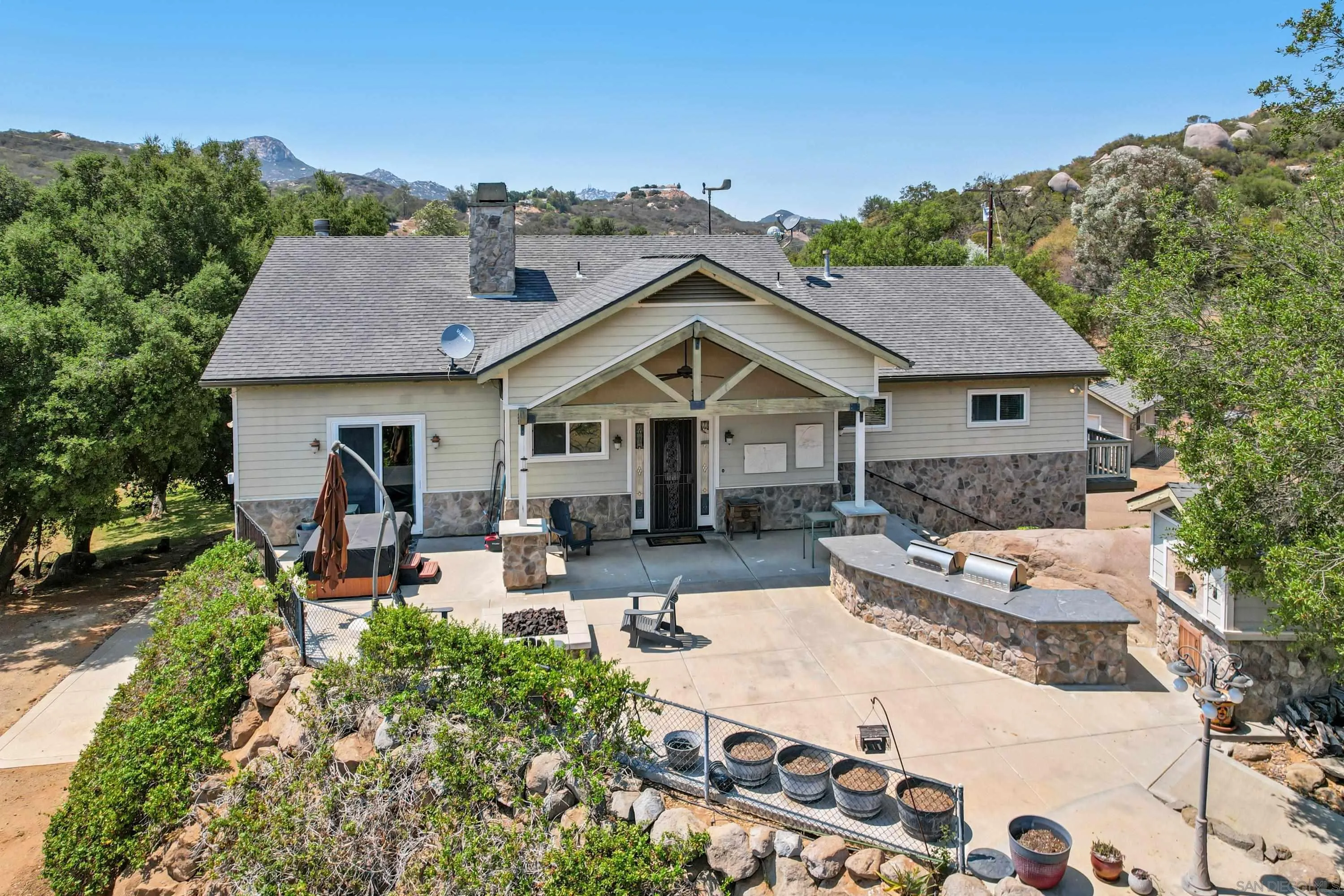 https://cdn.realtyfeed.com/cdn/127/250036259/1427768d5b430440fa744aace24acabb.webp