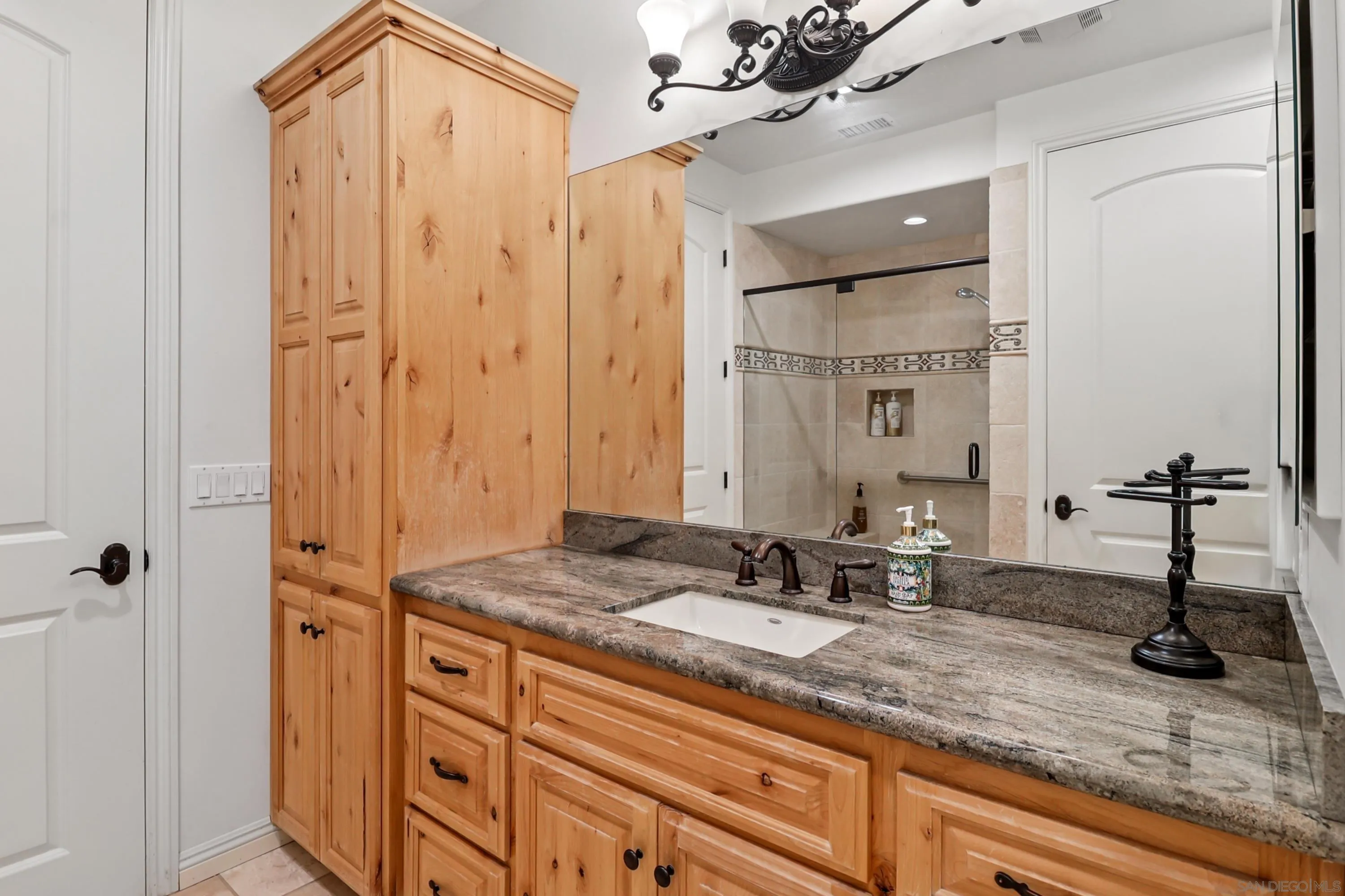 https://cdn.realtyfeed.com/cdn/127/250036259/30a00a419691cd9f0ee20088212e6458.webp