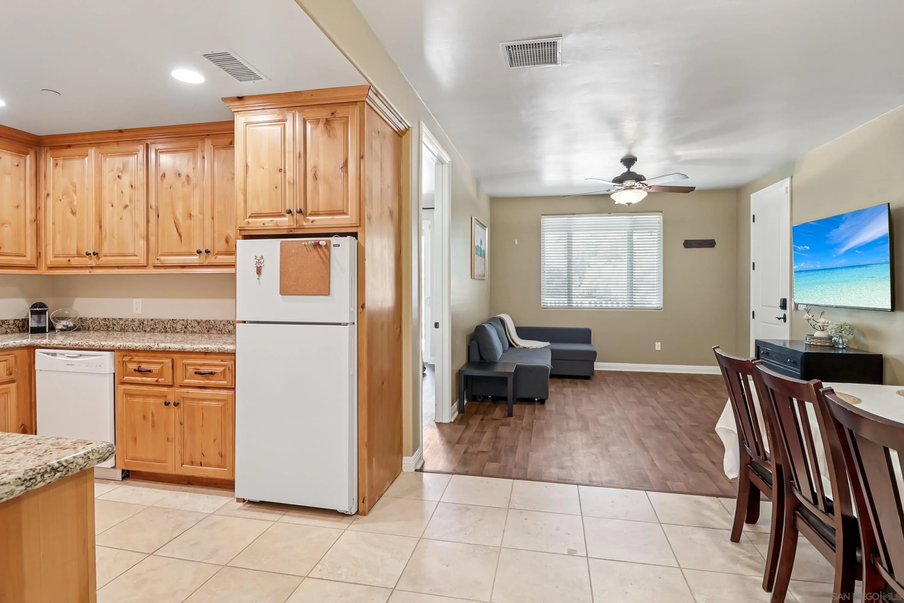 https://cdn.realtyfeed.com/cdn/127/250036259/3f4670cfffb7b229bc583dc588cddf46.webp