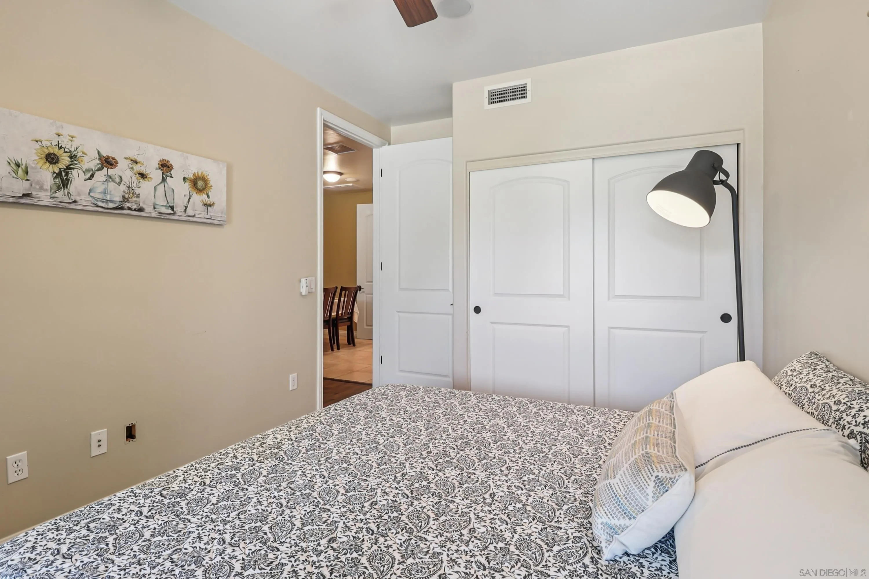https://cdn.realtyfeed.com/cdn/127/250036259/719784edd04b6d355fcef2feb4ce4908.webp