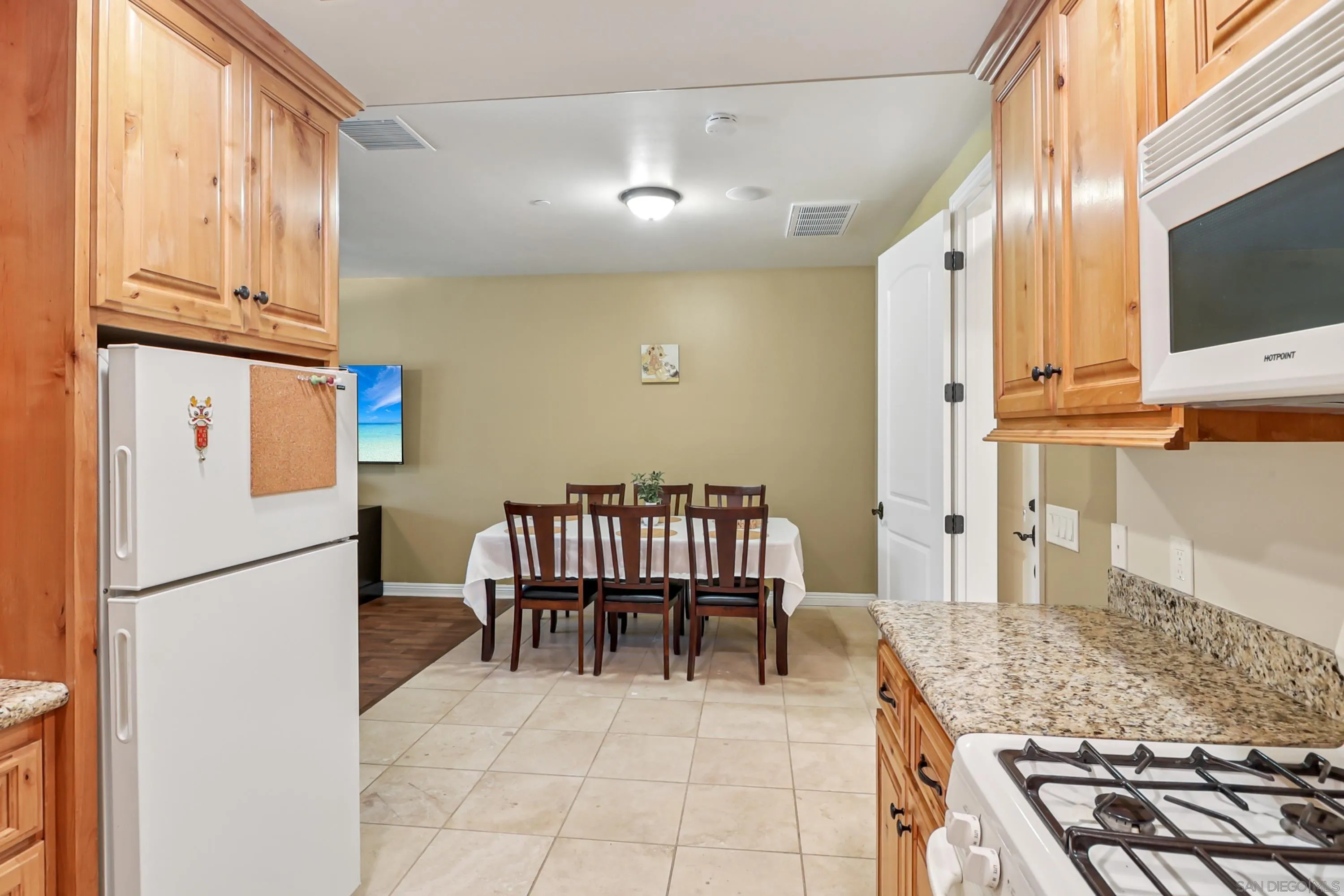 https://cdn.realtyfeed.com/cdn/127/250036259/8d4e9f5f561ecfafe69a71f789648e74.webp