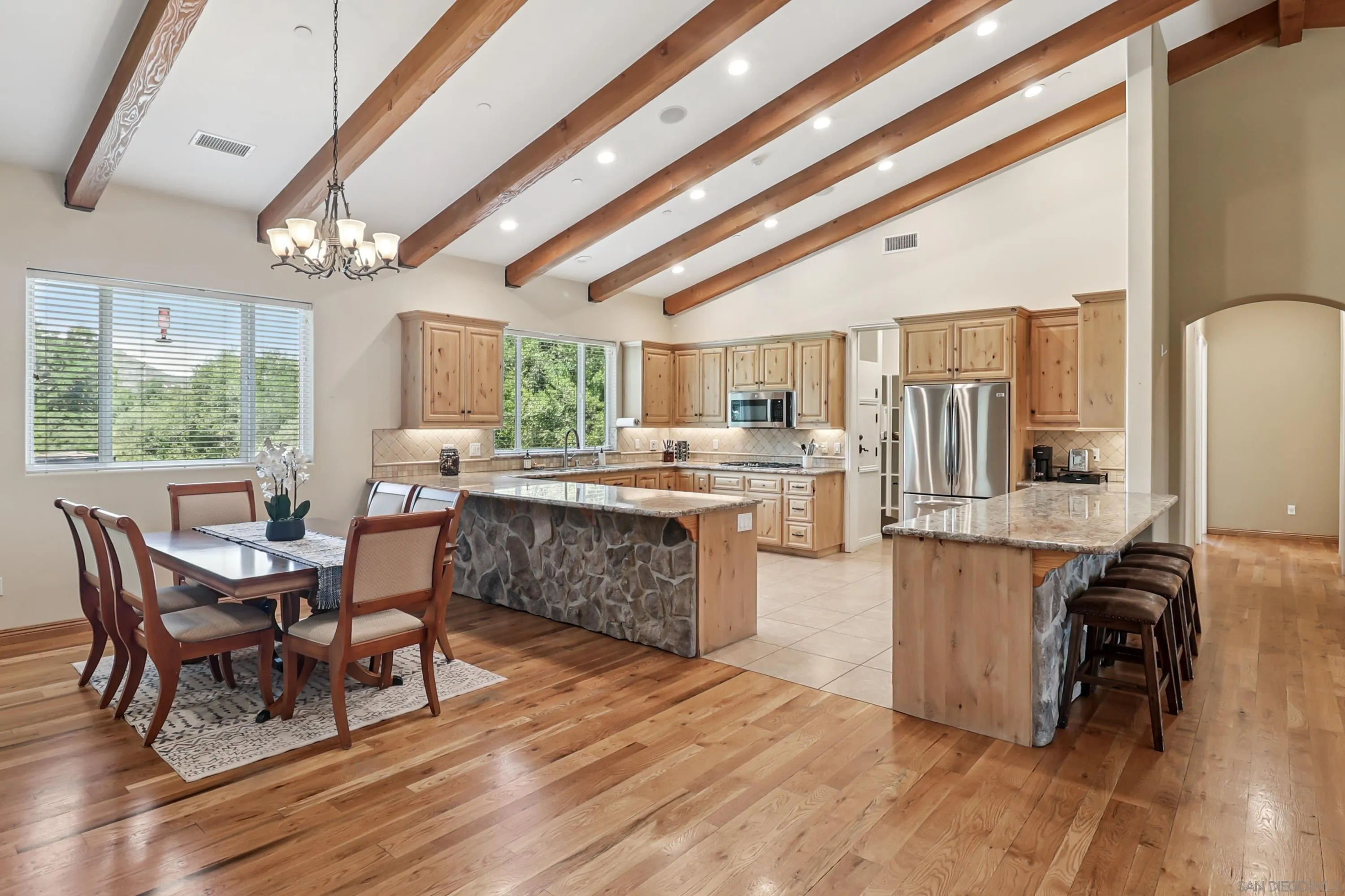 https://cdn.realtyfeed.com/cdn/127/250036259/d55973c37c18afdabbe0f36c6efbcf9a.webp