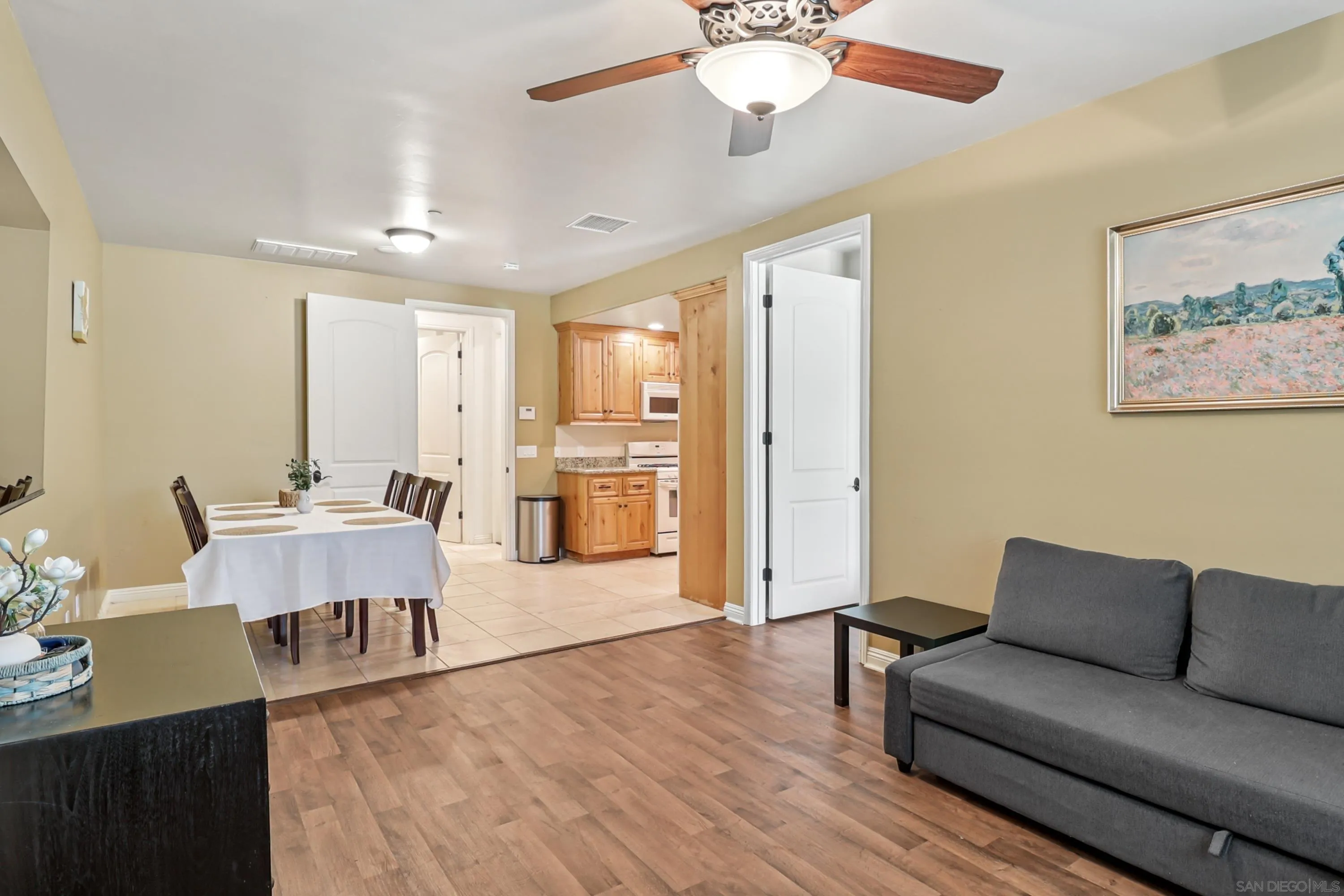 https://cdn.realtyfeed.com/cdn/127/250036259/f7b1309ba04485c9a1adc91ece43d246.webp