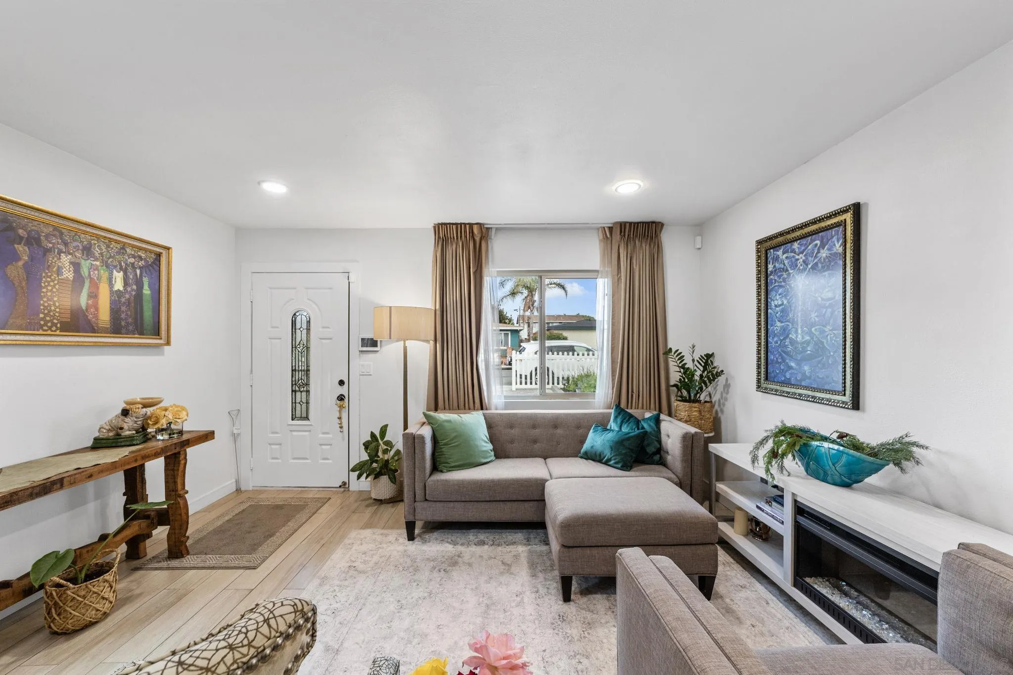 https://cdn.realtyfeed.com/cdn/127/250036260/50f04f2372f814b8a335ac977c29234f.webp
