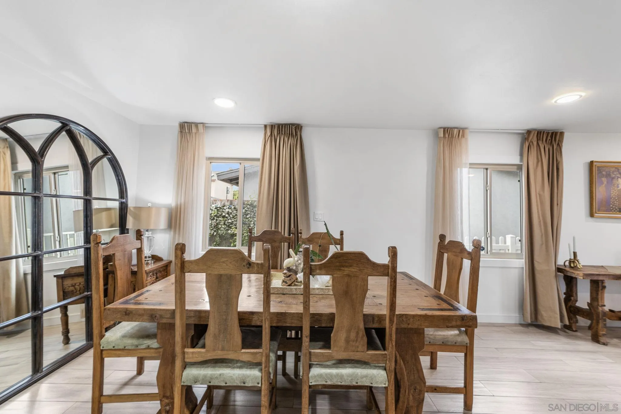 https://cdn.realtyfeed.com/cdn/127/250036260/be3c8552354484d756b665ec938b62de.webp