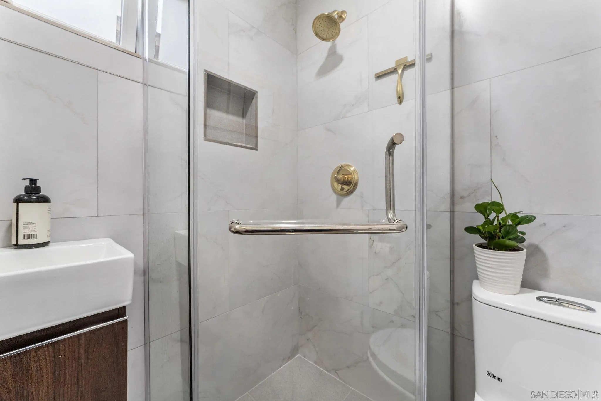https://cdn.realtyfeed.com/cdn/127/250036260/dfb958b0443cf5206e902ddcd5069935.webp